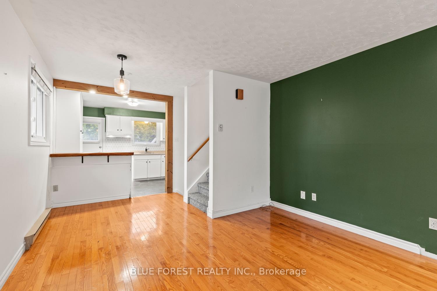 Photo 9 of 1117 Byron Baseline Road, London, South B — HOMEH