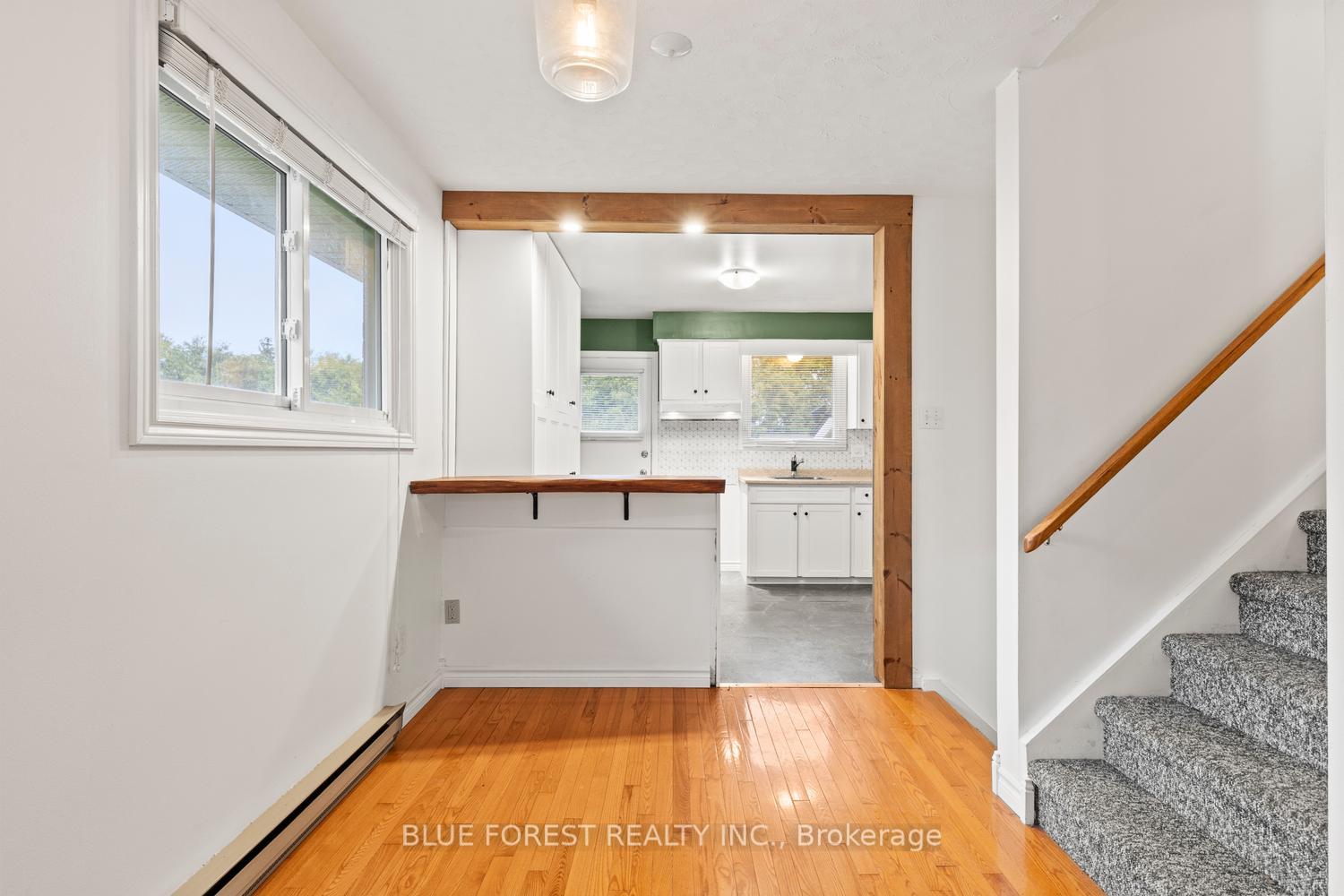 Photo 11 of 1117 Byron Baseline Road, London, South B — HOMEH