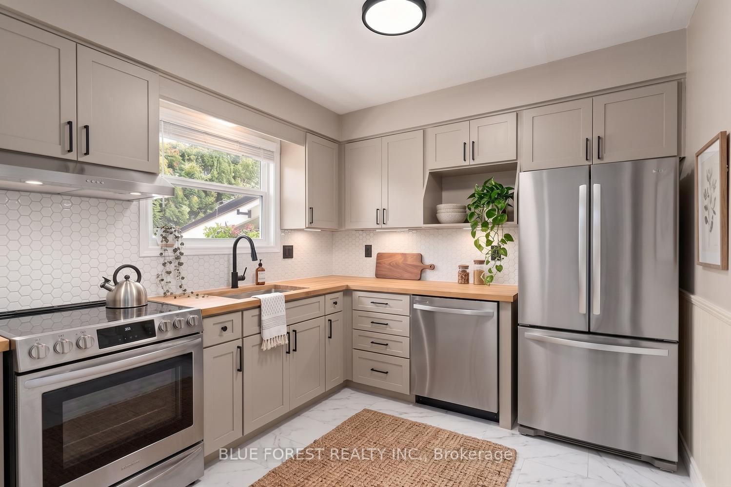 Photo 14 of 1117 Byron Baseline Road, London, South B — HOMEH