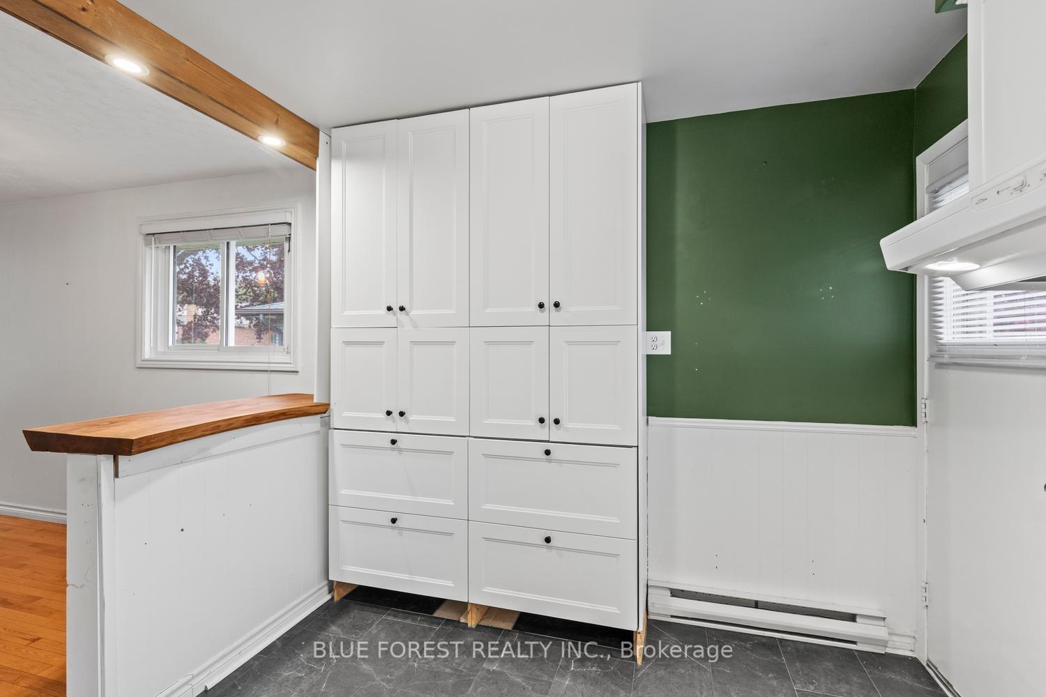 Photo 15 of 1117 Byron Baseline Road, London, South B — HOMEH