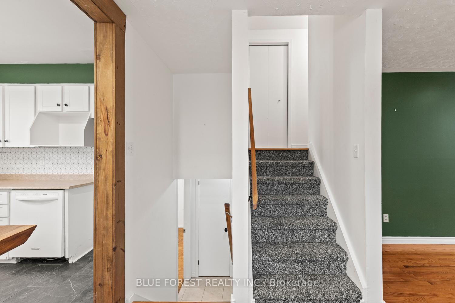 Photo 16 of 1117 Byron Baseline Road, London, South B — HOMEH