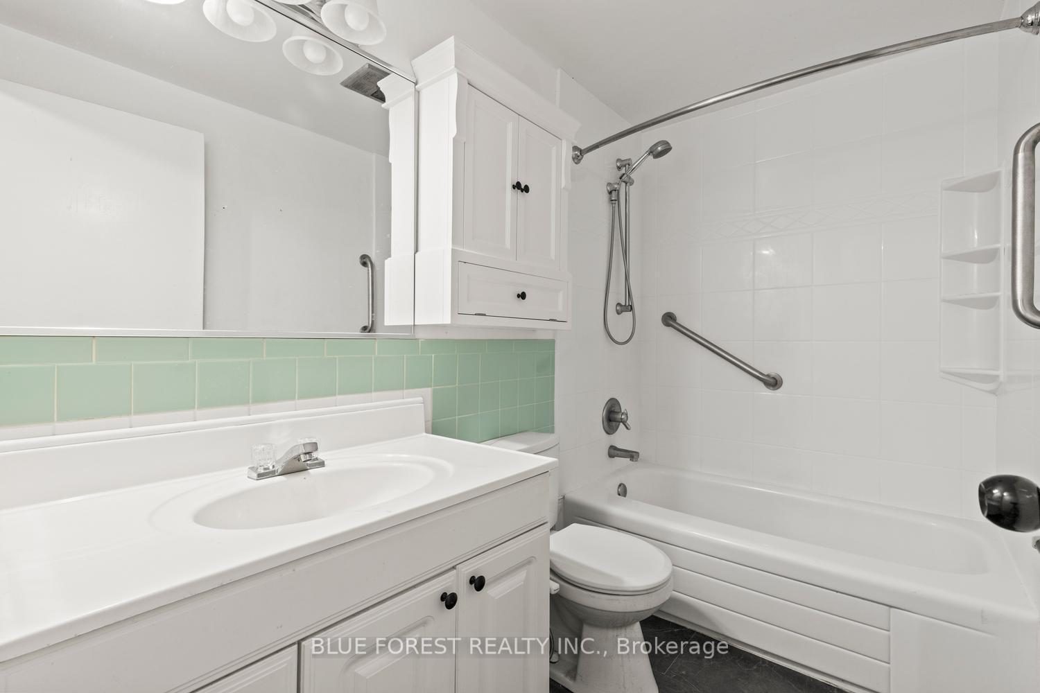 Photo 21 of 1117 Byron Baseline Road, London, South B — HOMEH