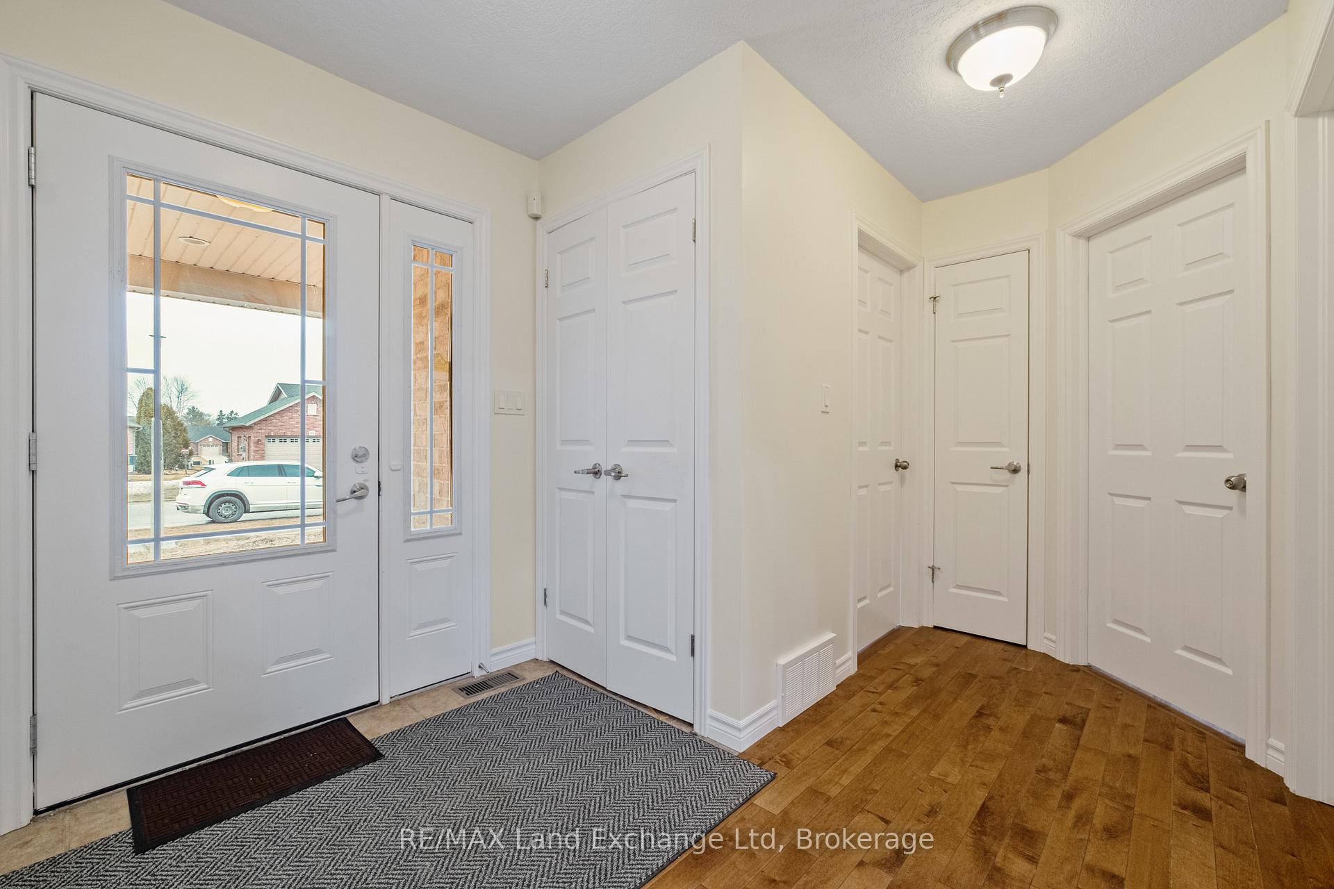 Photo 4 of 401 Carling Terrace, North Huron, Wingham — HOMEH