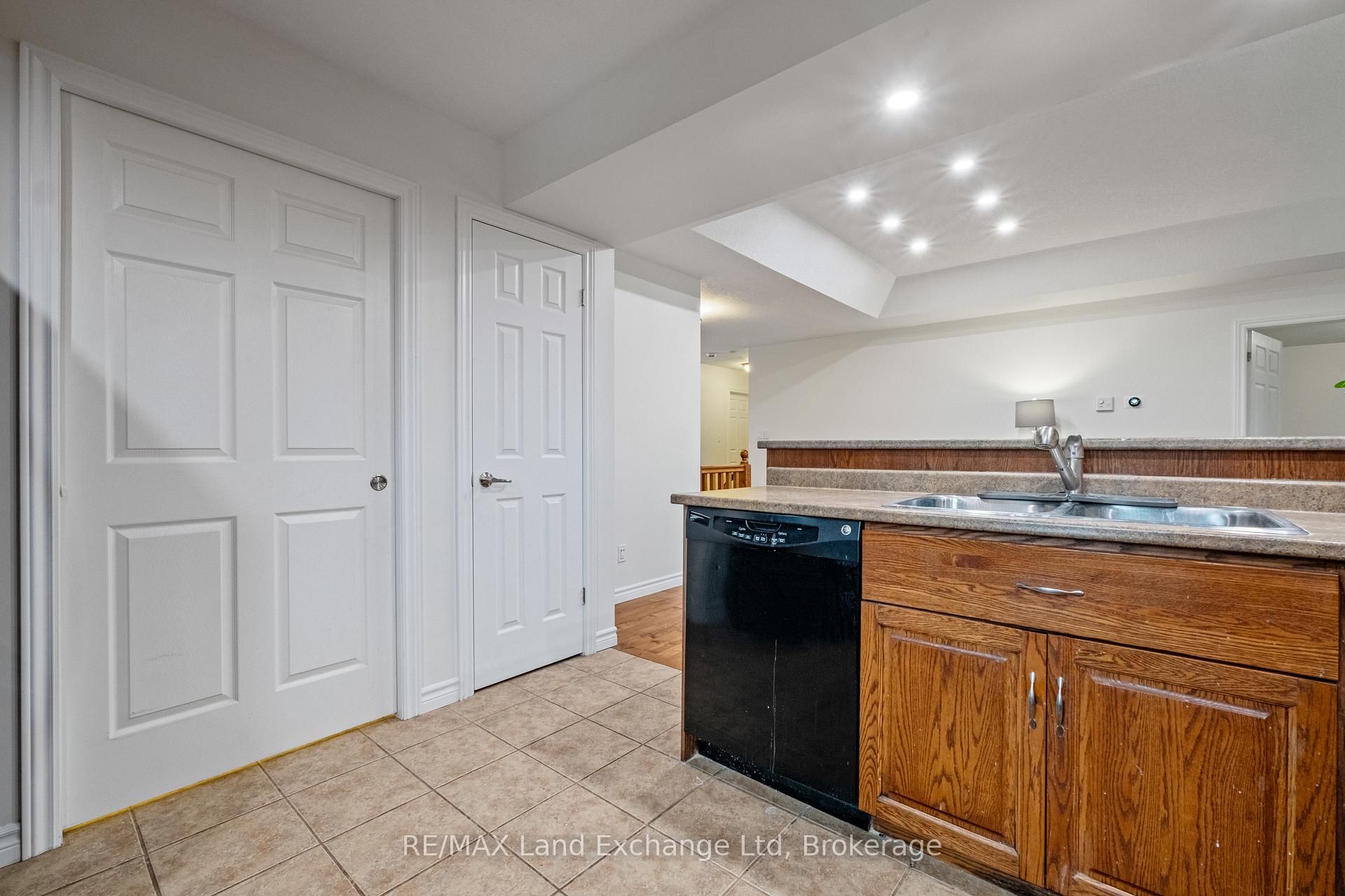 Photo 13 of 401 Carling Terrace, North Huron, Wingham — HOMEH