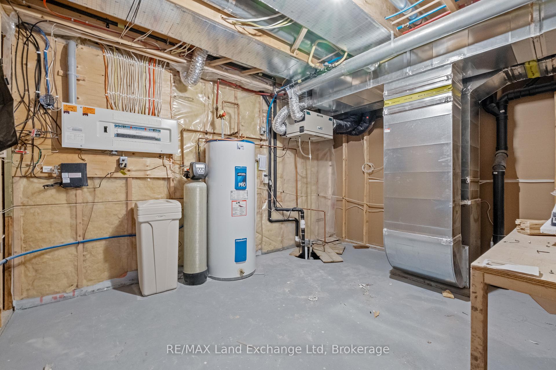 Photo 38 of 401 Carling Terrace, North Huron, Wingham — HOMEH