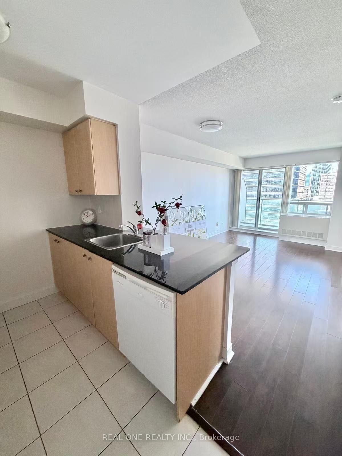 Photo 7 of Unit 1607, 31 Bales Avenue, North York, Willowdale East — HOMEH