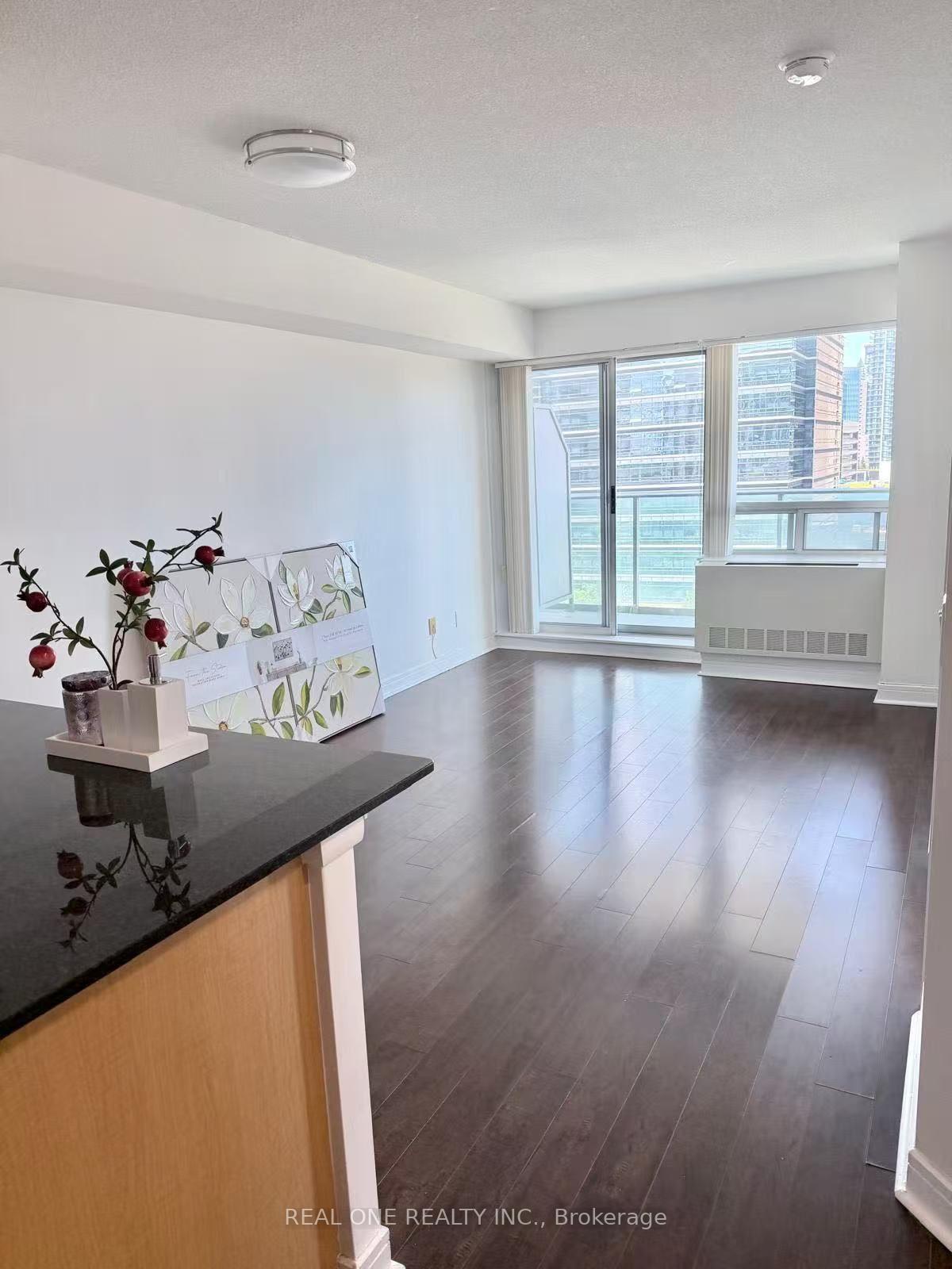 Photo 8 of Unit 1607, 31 Bales Avenue, North York, Willowdale East — HOMEH