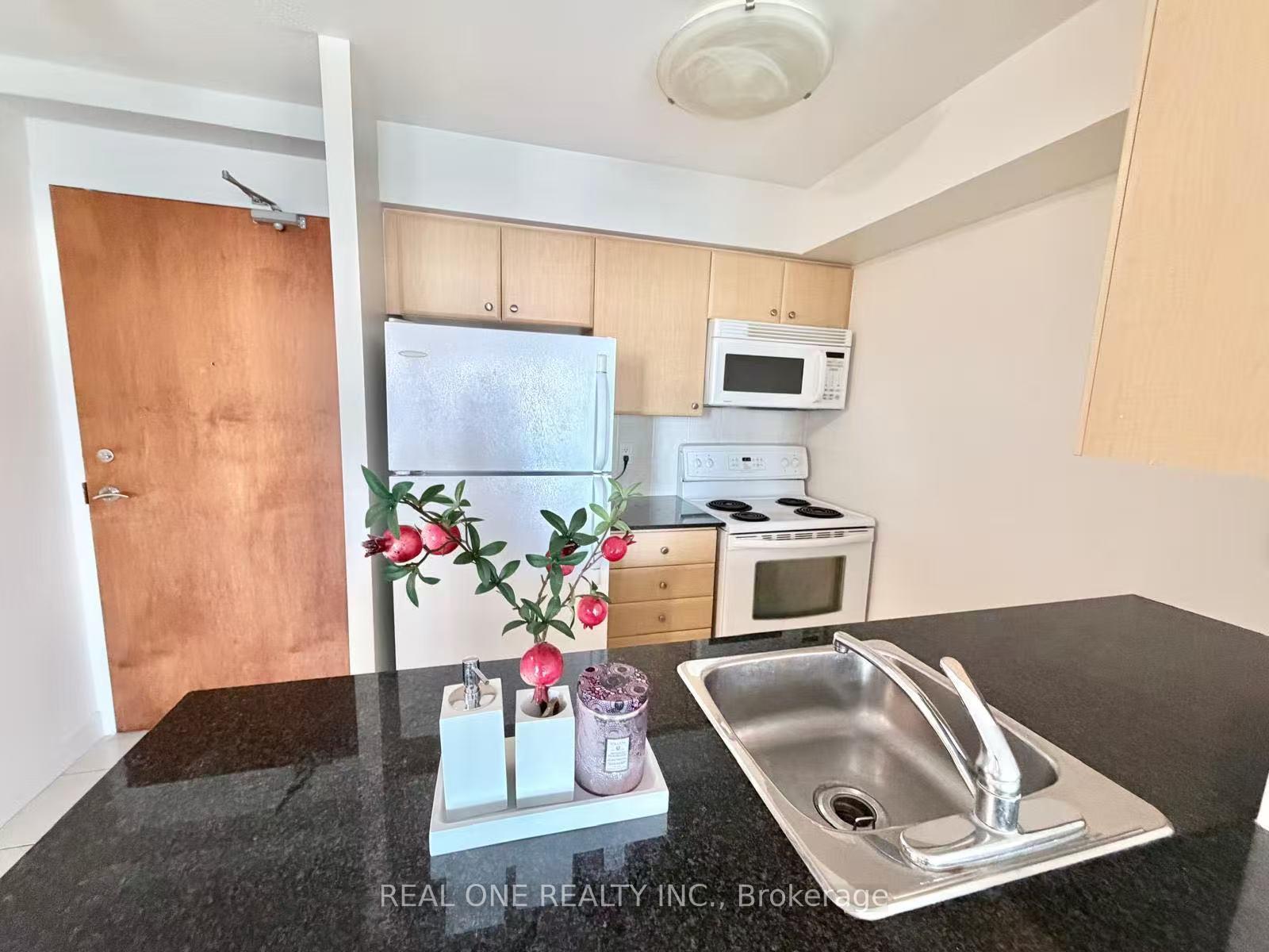 Photo 9 of Unit 1607, 31 Bales Avenue, North York, Willowdale East — HOMEH