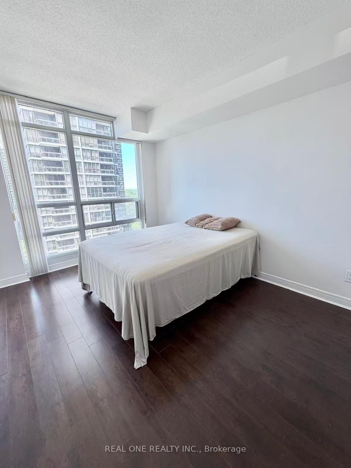 Photo 12 of Unit 1607, 31 Bales Avenue, North York, Willowdale East — HOMEH