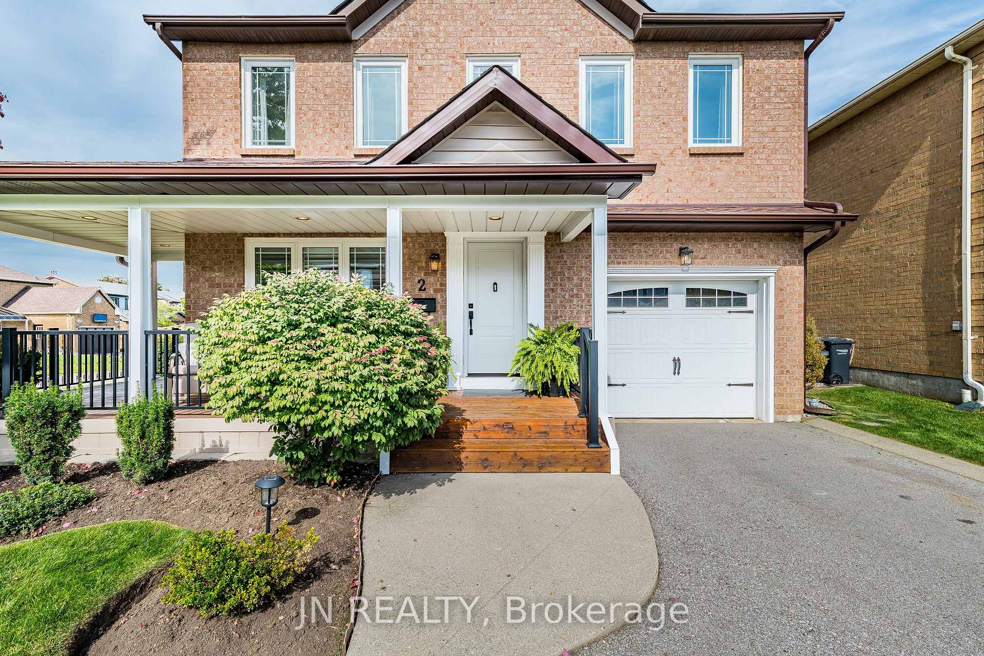 Photo 4 of 2 Nimrod Crescent, Brampton, Westgate — HOMEH