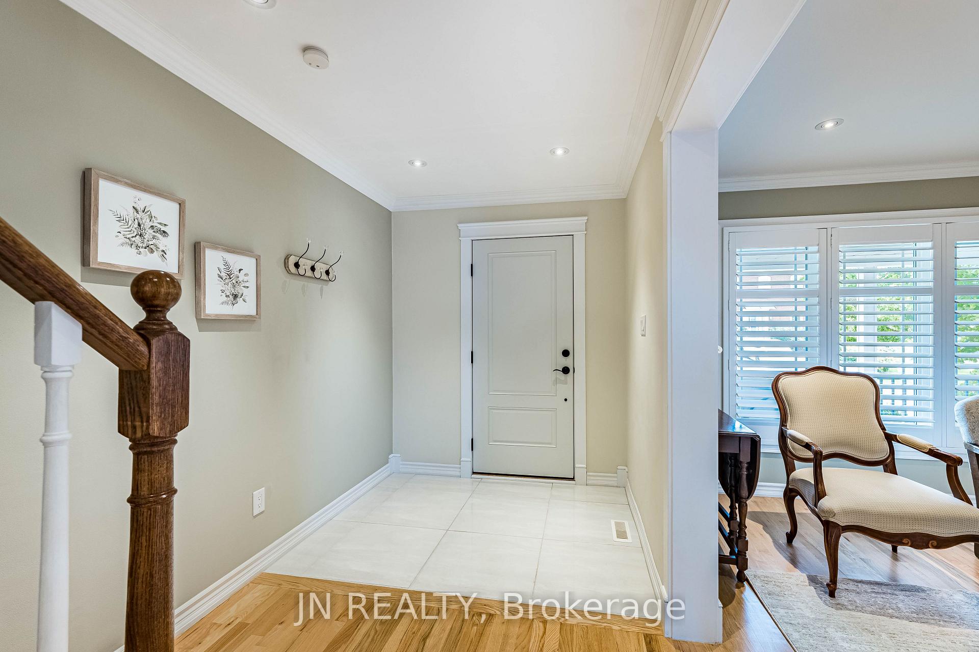 Photo 8 of 2 Nimrod Crescent, Brampton, Westgate — HOMEH