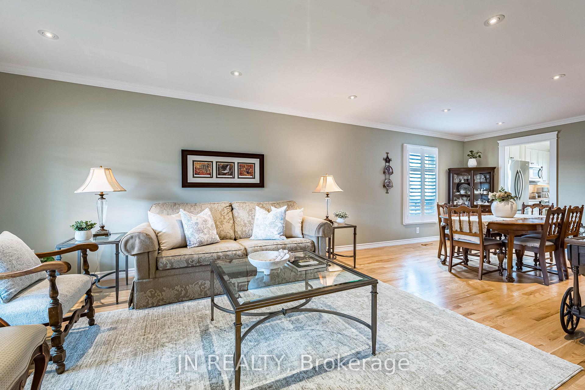 Photo 10 of 2 Nimrod Crescent, Brampton, Westgate — HOMEH