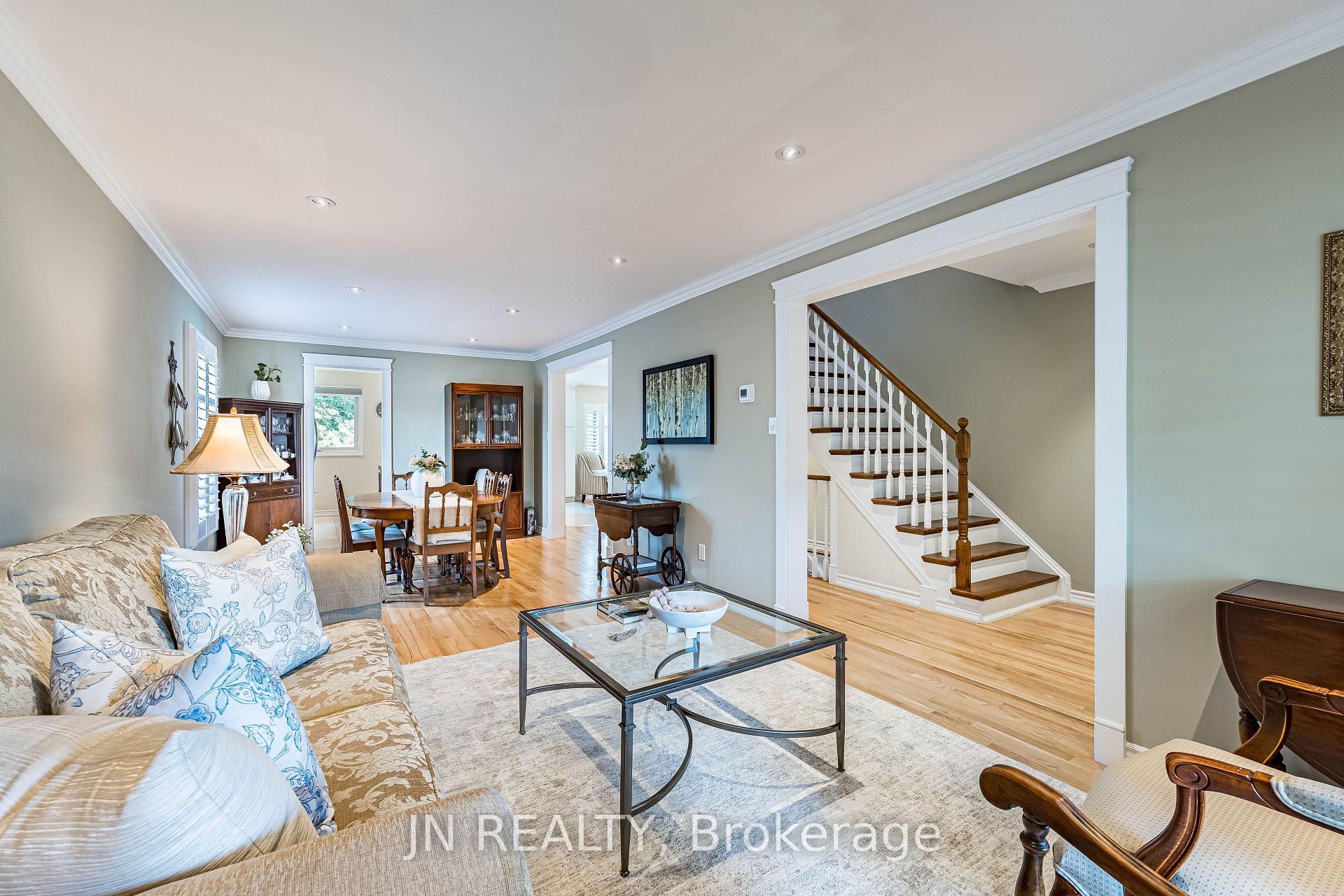 Photo 11 of 2 Nimrod Crescent, Brampton, Westgate — HOMEH