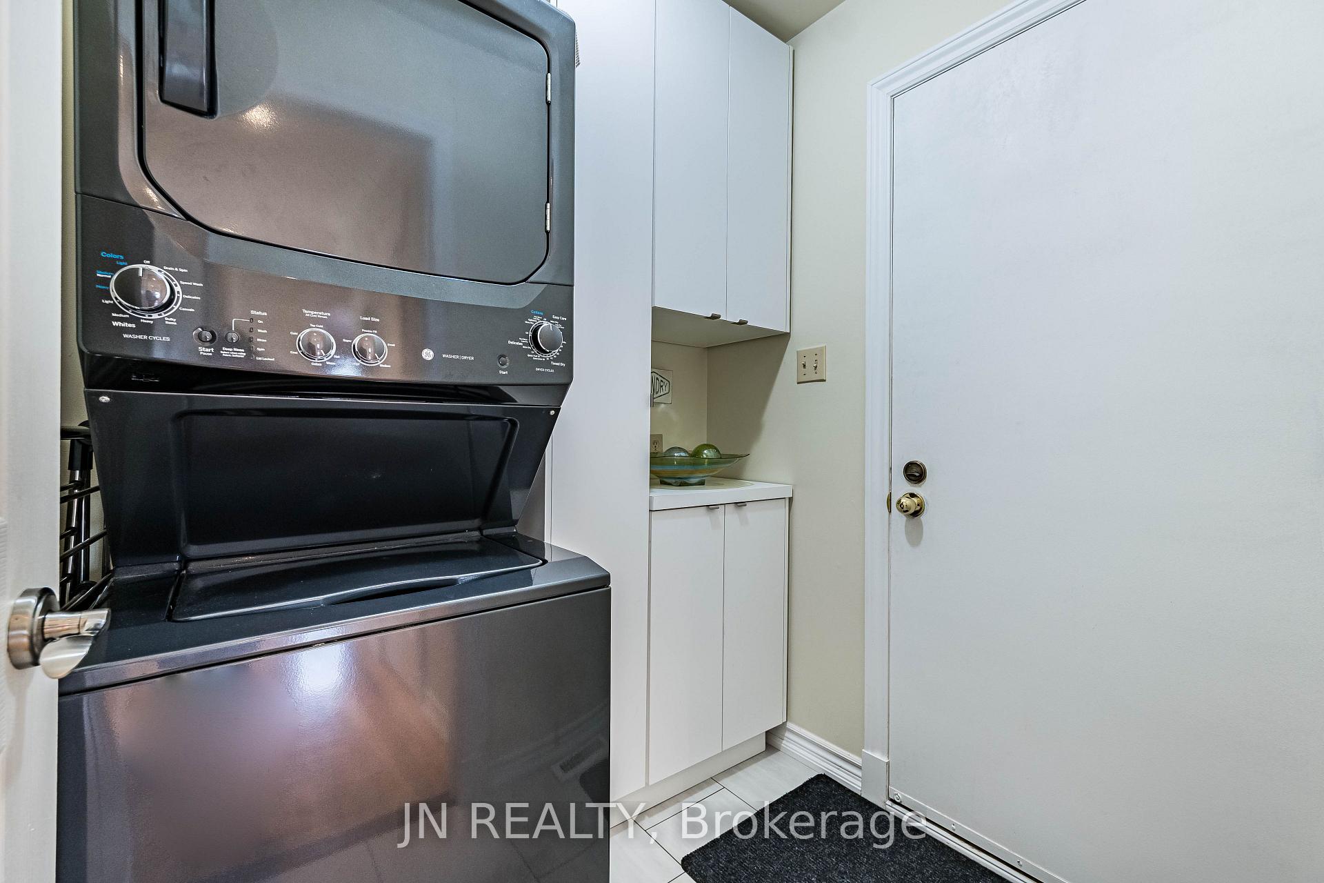 Photo 17 of 2 Nimrod Crescent, Brampton, Westgate — HOMEH