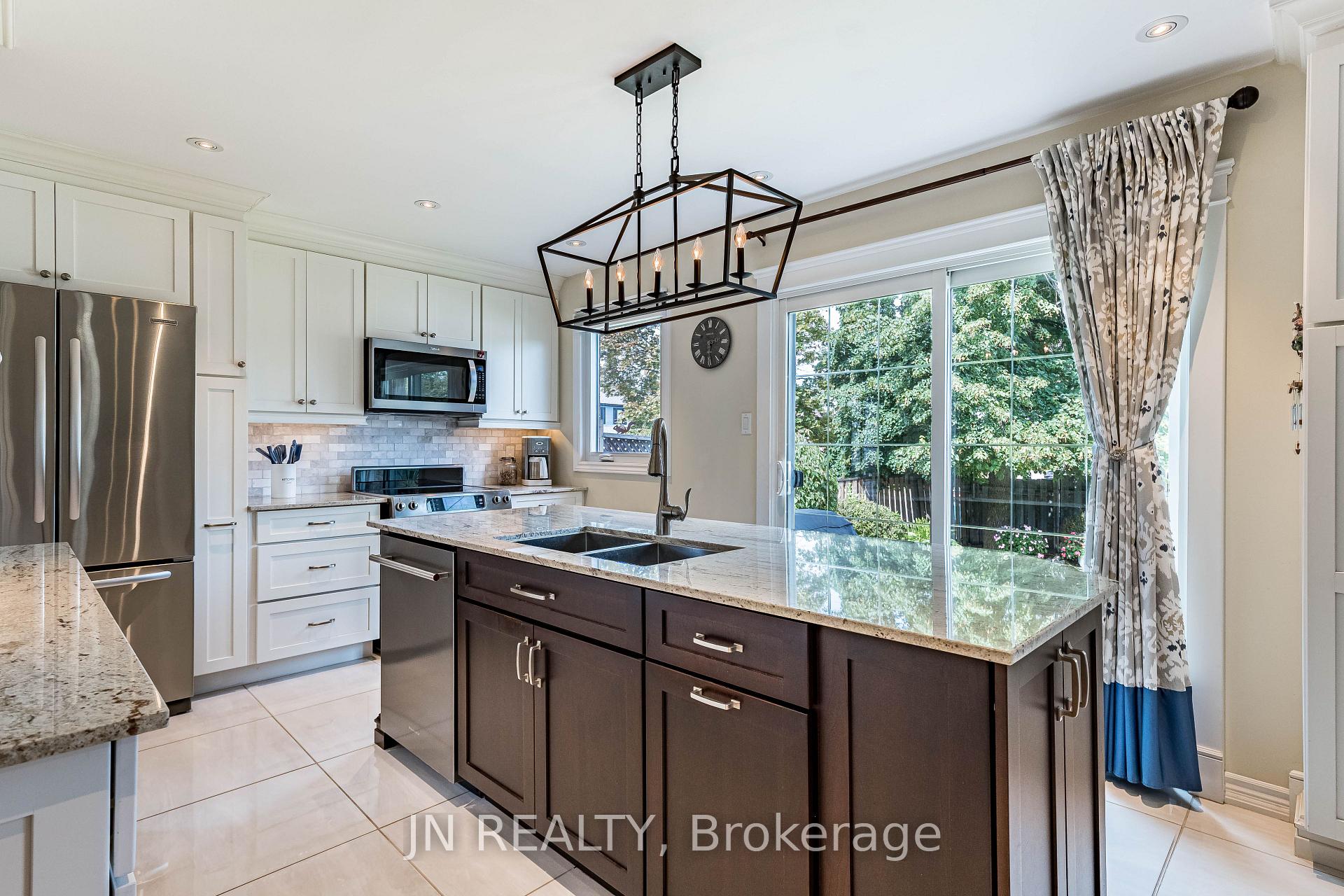 Photo 18 of 2 Nimrod Crescent, Brampton, Westgate — HOMEH