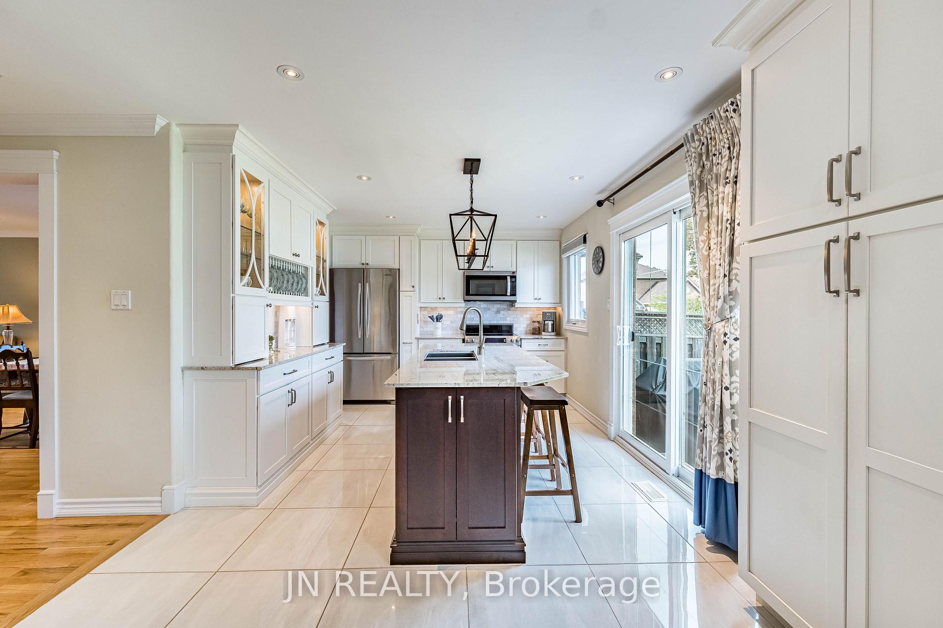 Photo 19 of 2 Nimrod Crescent, Brampton, Westgate — HOMEH