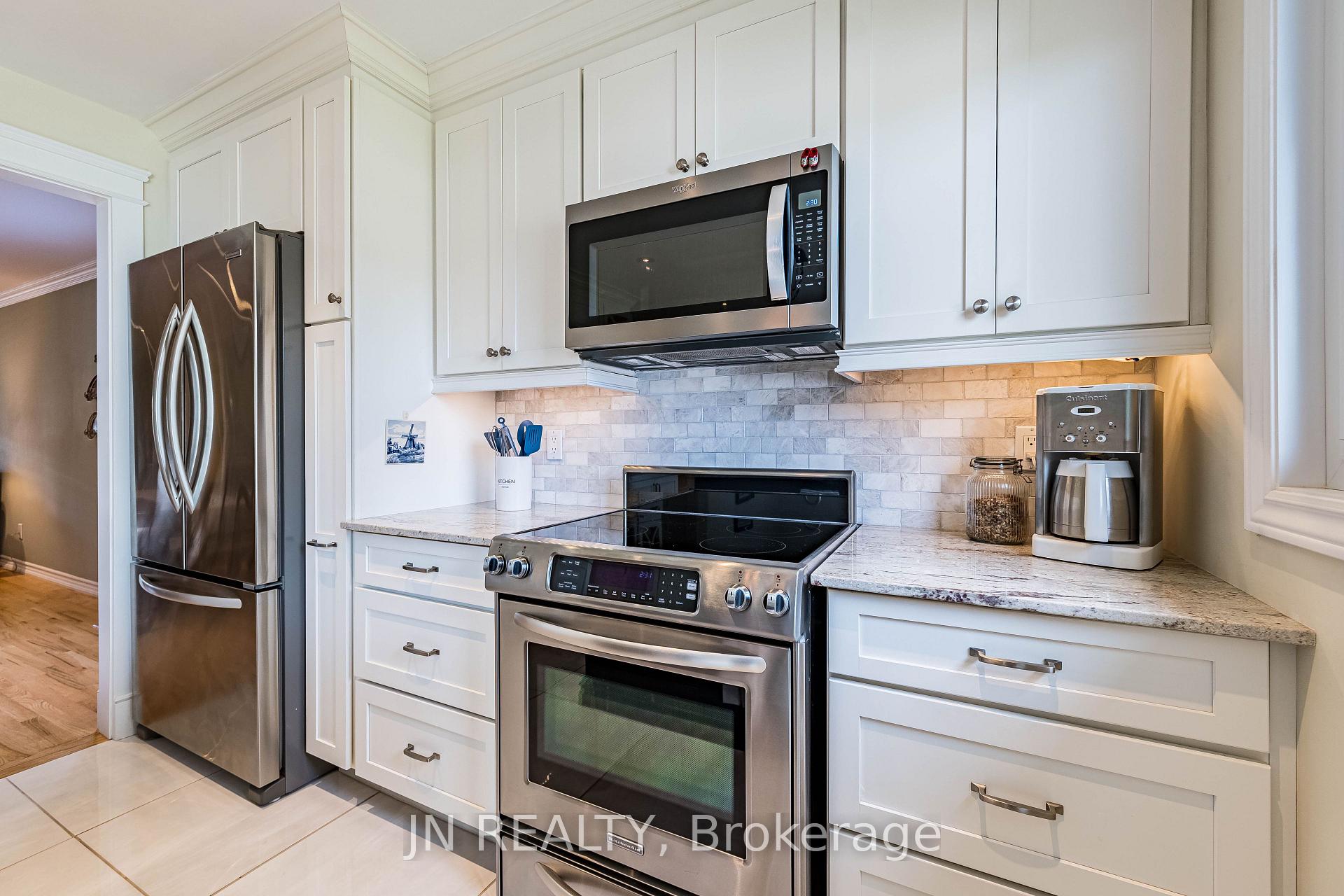 Photo 23 of 2 Nimrod Crescent, Brampton, Westgate — HOMEH