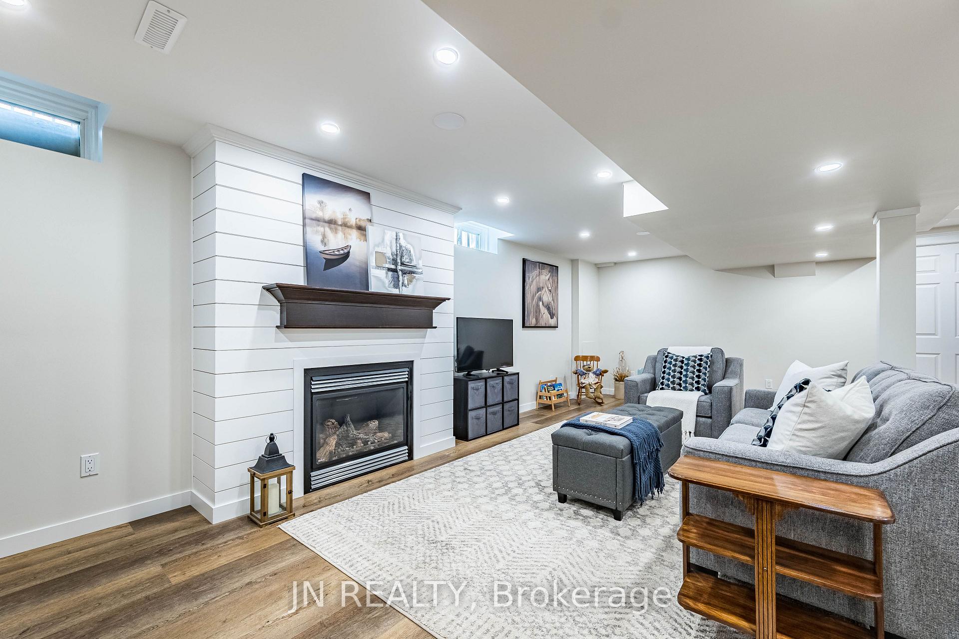 Photo 42 of 2 Nimrod Crescent, Brampton, Westgate — HOMEH