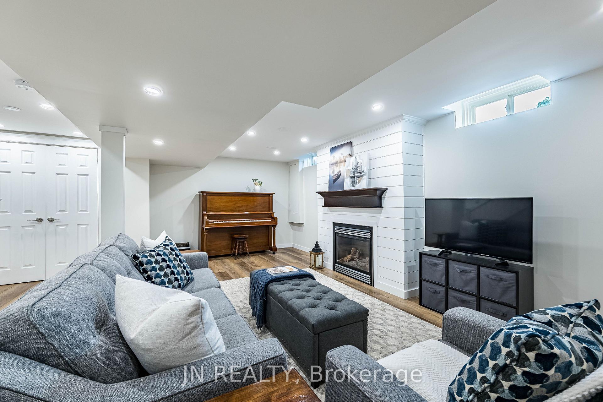 Photo 43 of 2 Nimrod Crescent, Brampton, Westgate — HOMEH