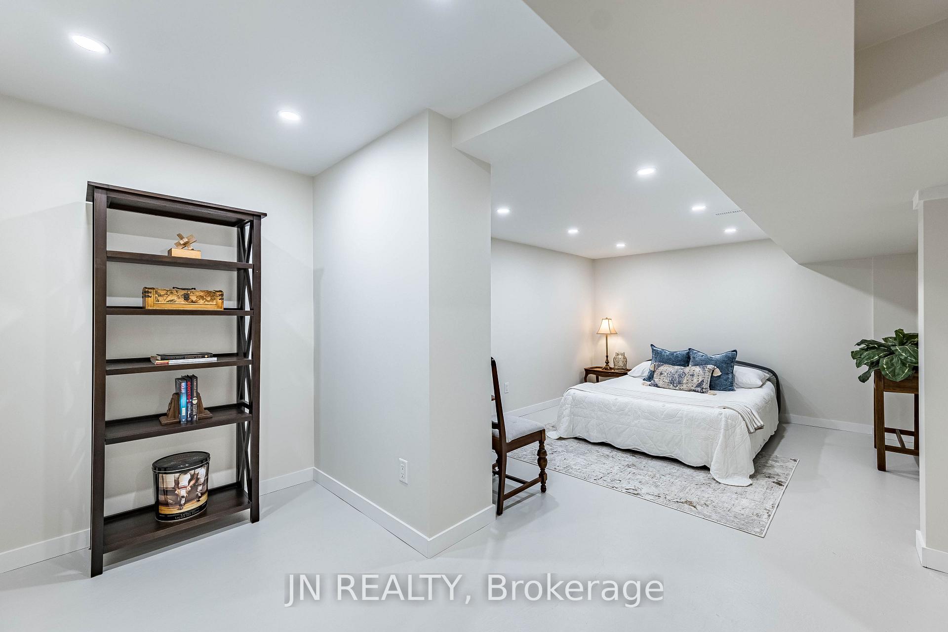 Photo 47 of 2 Nimrod Crescent, Brampton, Westgate — HOMEH