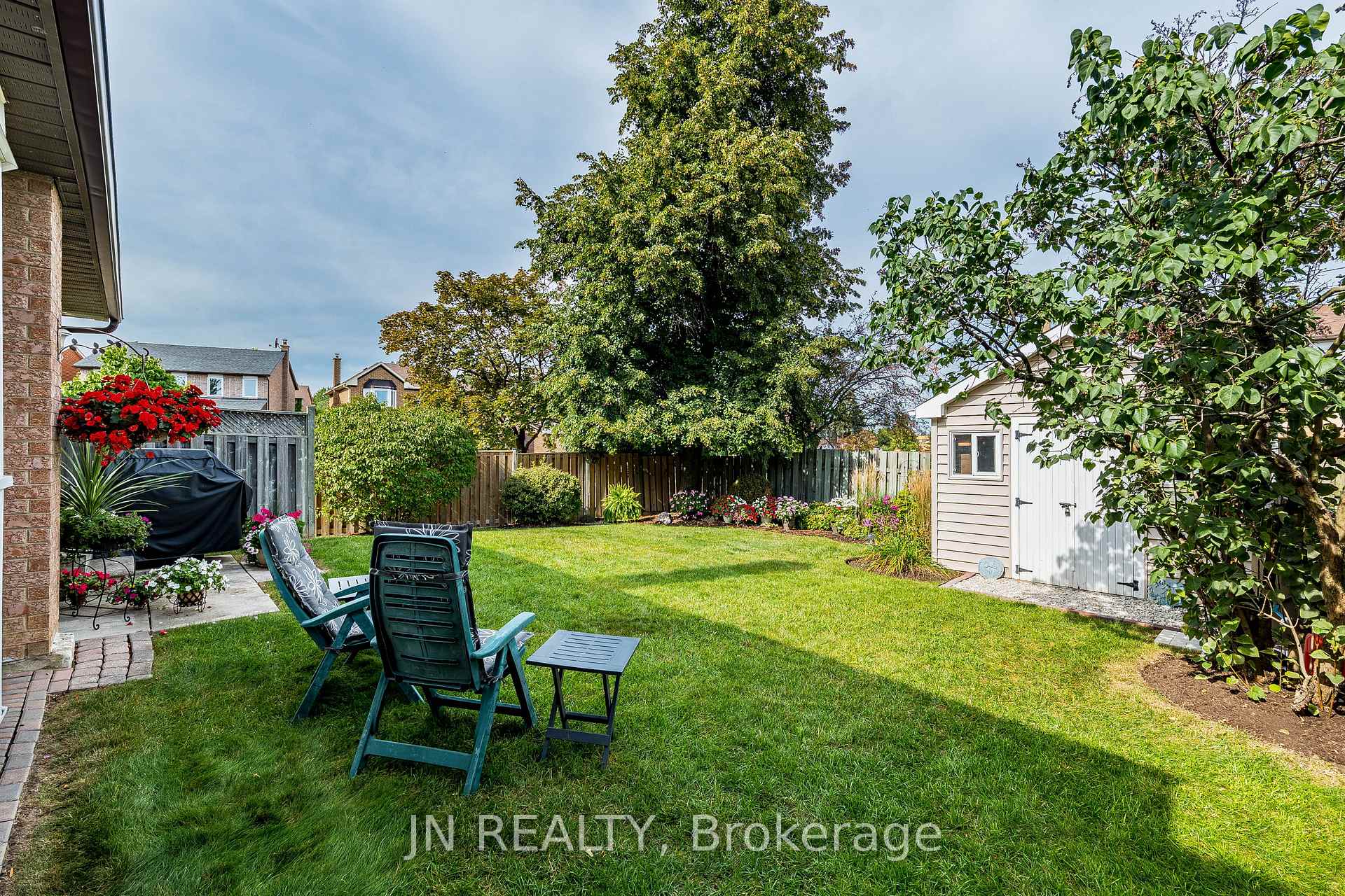 Photo 48 of 2 Nimrod Crescent, Brampton, Westgate — HOMEH