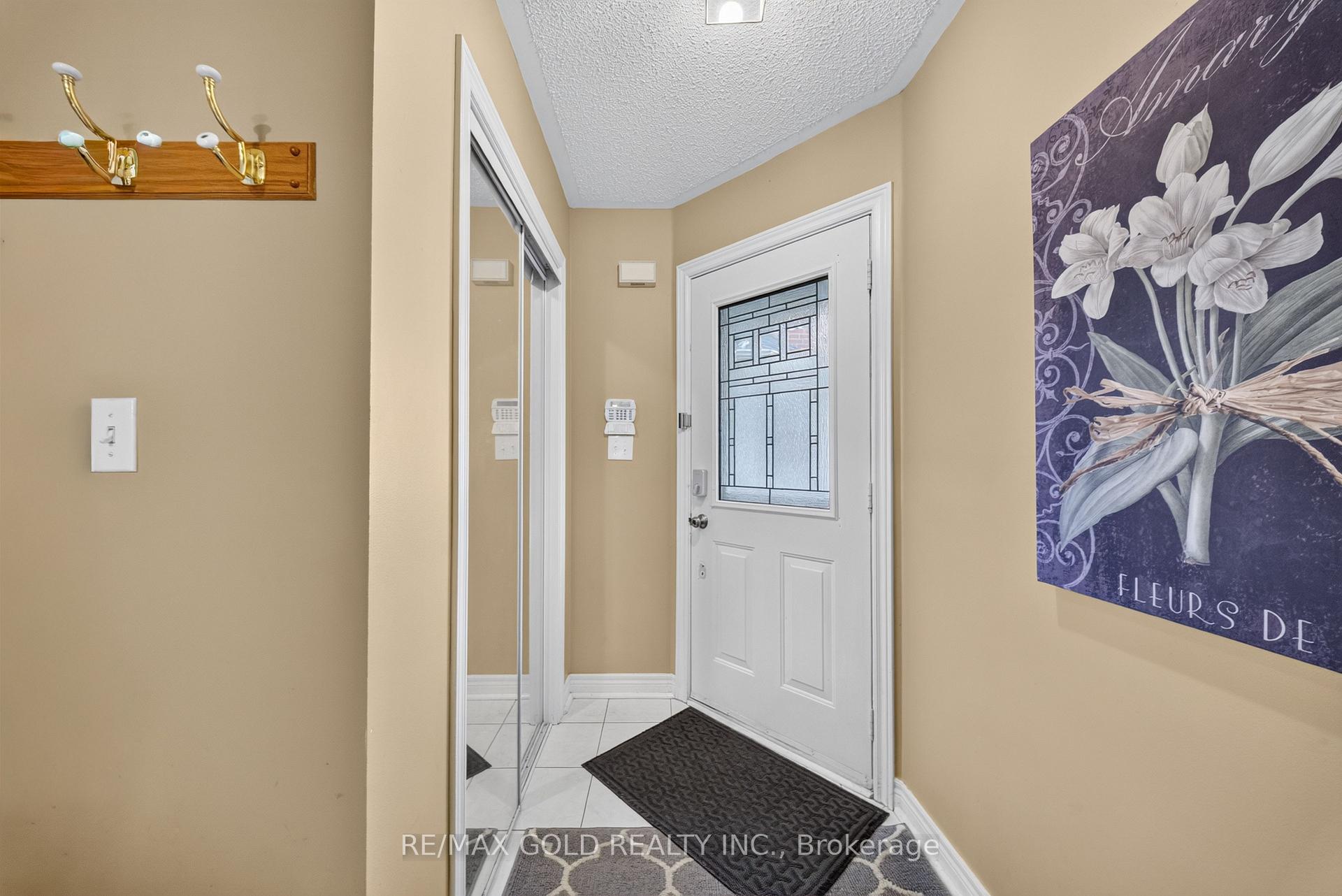 Photo 3 of 142 Pressed Brick Drive, Brampton, Brampton North — HOMEH