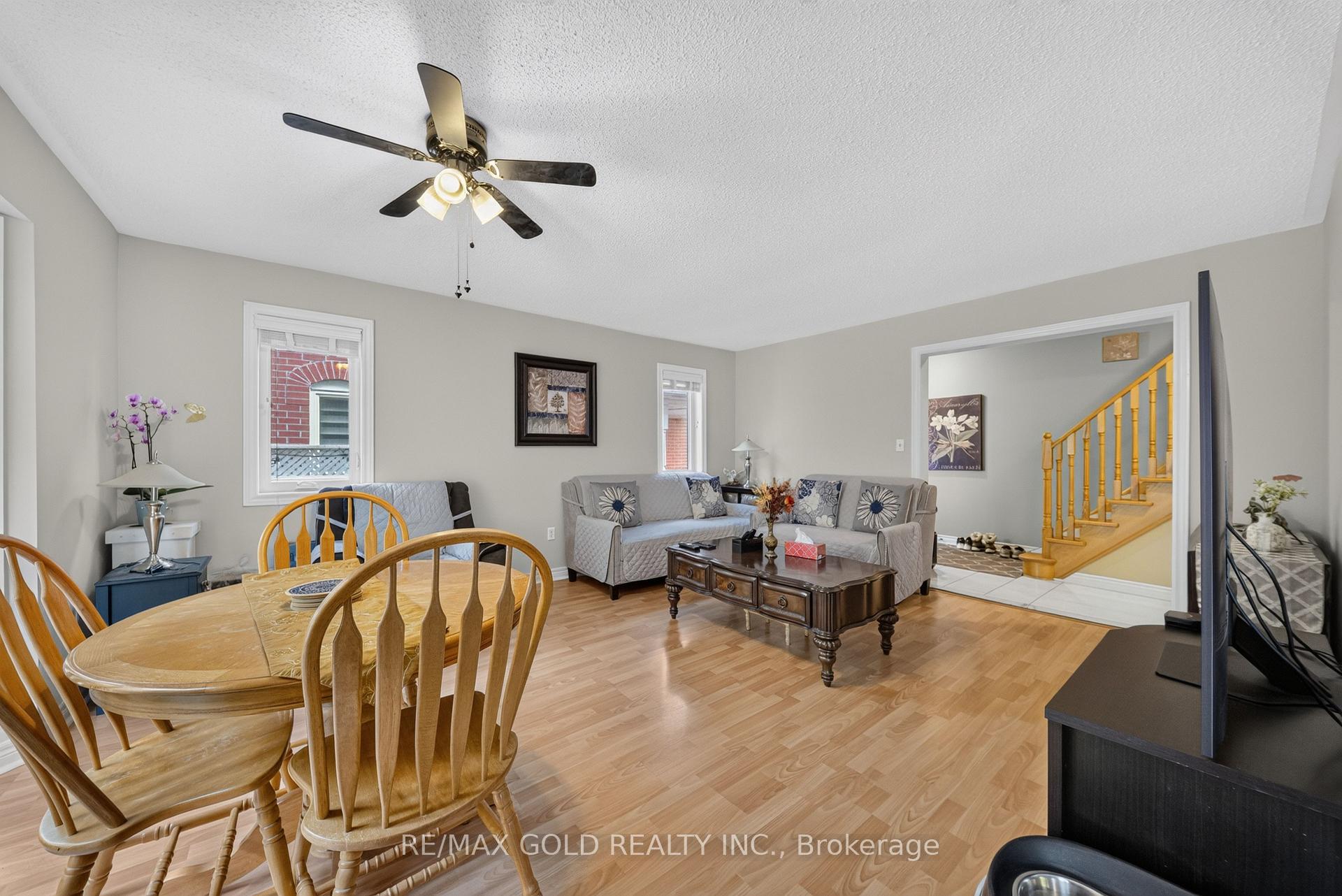 Photo 5 of 142 Pressed Brick Drive, Brampton, Brampton North — HOMEH