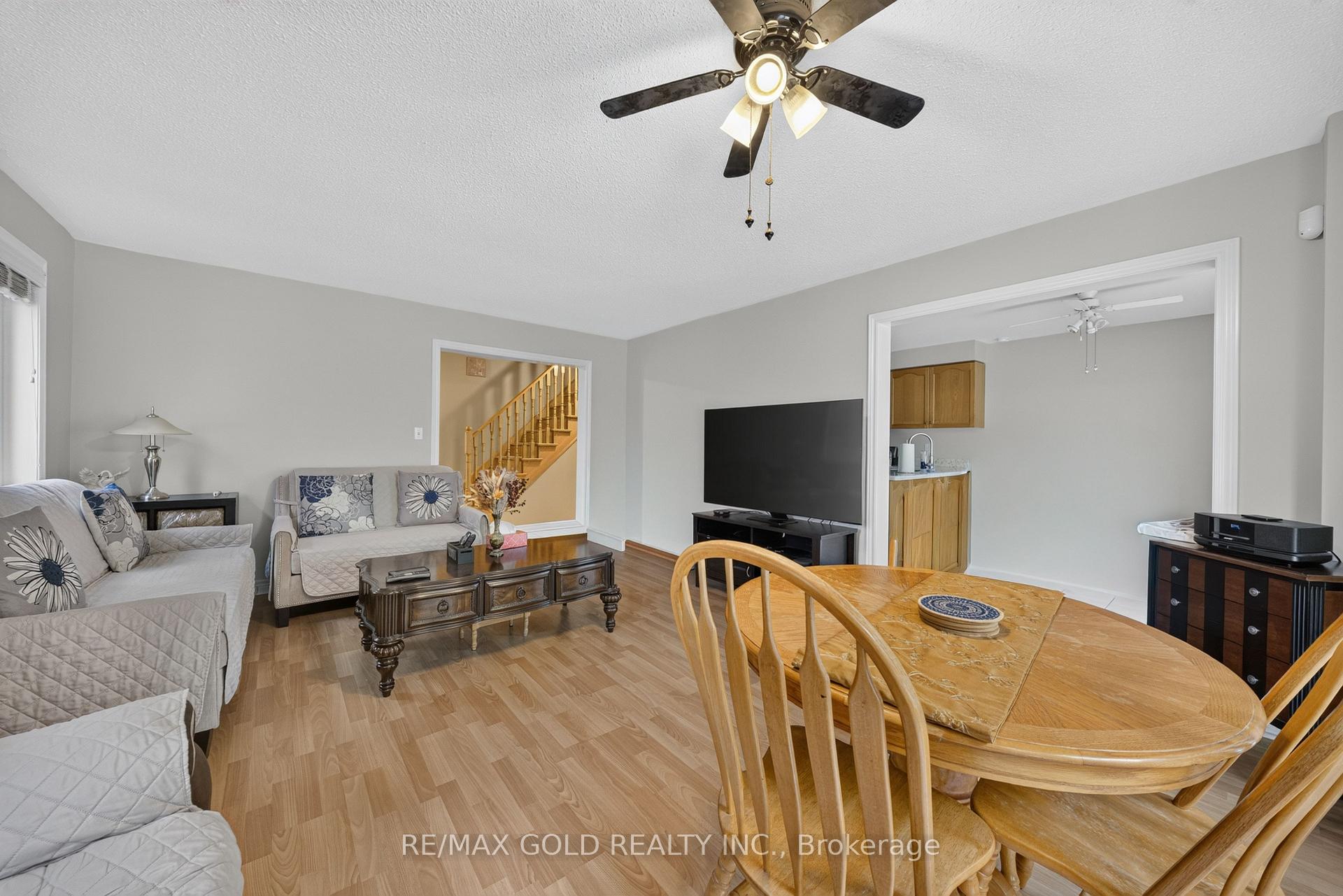 Photo 6 of 142 Pressed Brick Drive, Brampton, Brampton North — HOMEH