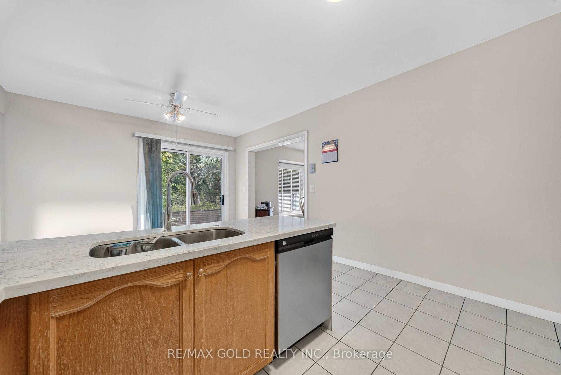Photo 12 of 142 Pressed Brick Drive, Brampton, Brampton North — HOMEH