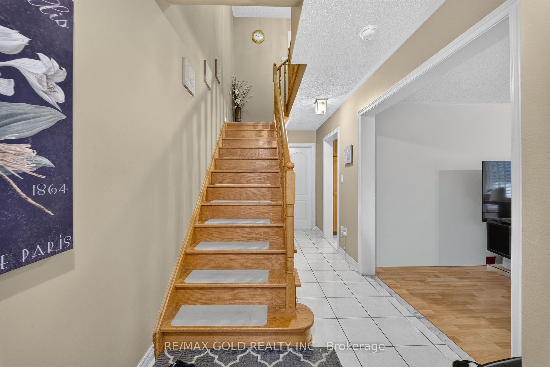 Photo 15 of 142 Pressed Brick Drive, Brampton, Brampton North — HOMEH