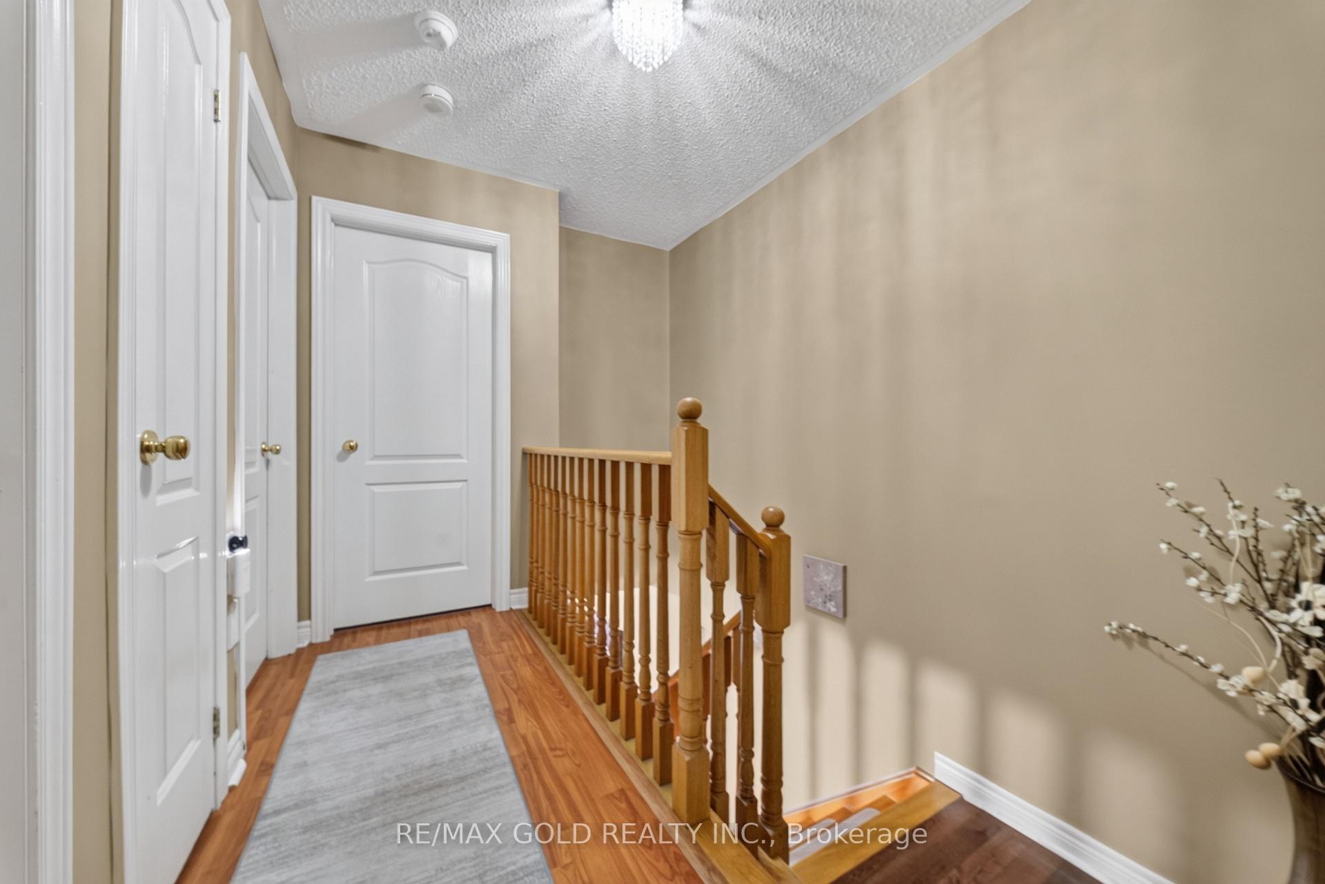 Photo 16 of 142 Pressed Brick Drive, Brampton, Brampton North — HOMEH
