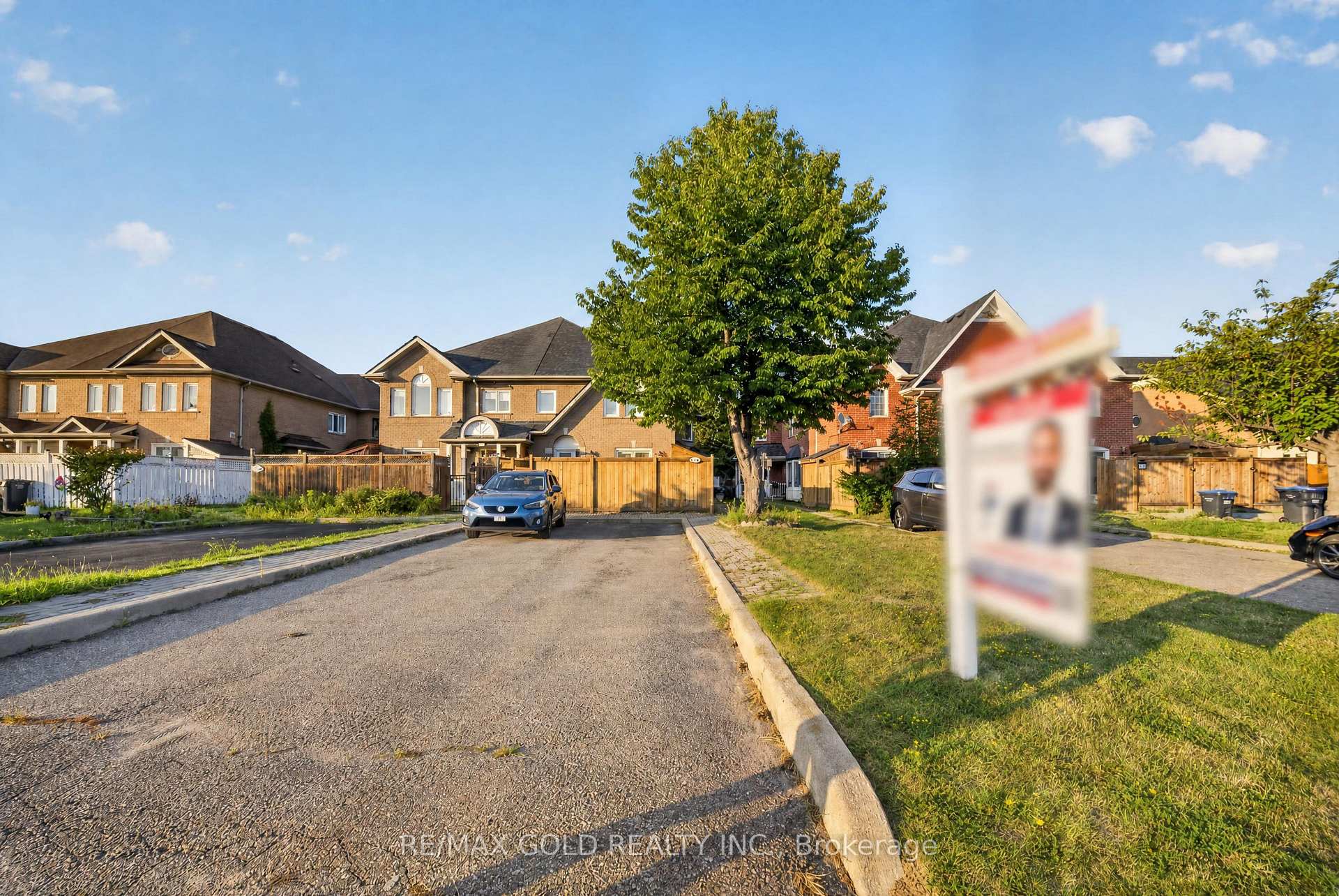 Photo 35 of 142 Pressed Brick Drive, Brampton, Brampton North — HOMEH