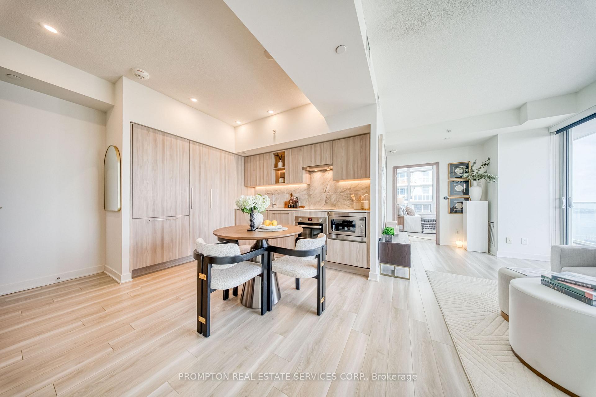 Photo 3 of Unit 4011, 19 Bathurst Street, Toronto, Waterfront Communities — HOMEH