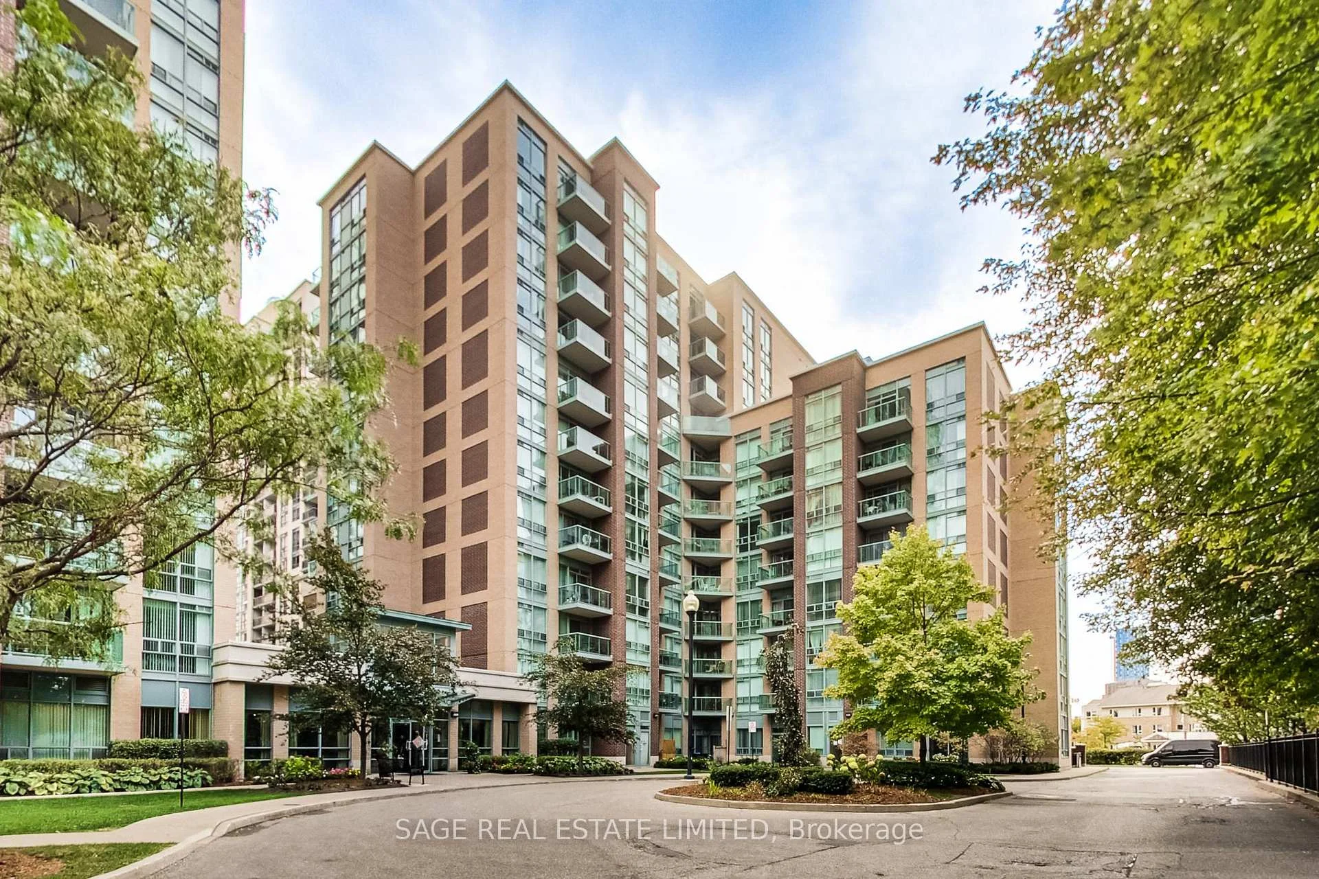Photo 3 of Unit 1206, 9 Michael Power Place, Etobicoke, Islington-City Centre West — HOMEH