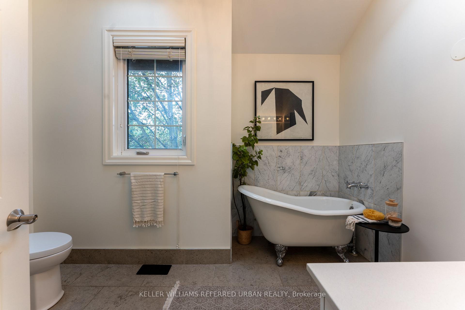 Photo 15 of 77 Oak Park Avenue, Toronto, Woodbine-Lumsden — HOMEH