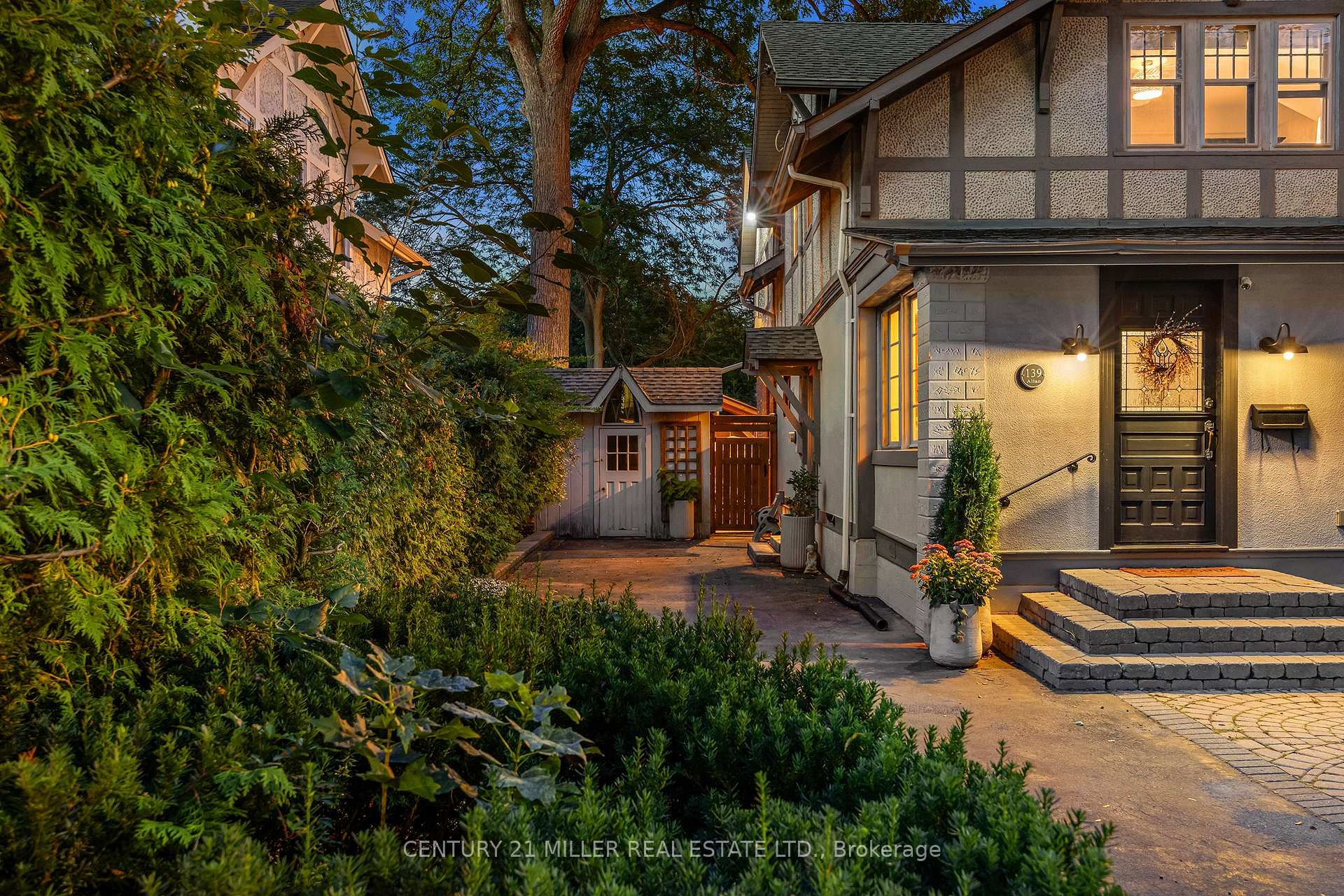 Photo 3 of 139 Allan Street, Oakville, Old Oakville — HOMEH