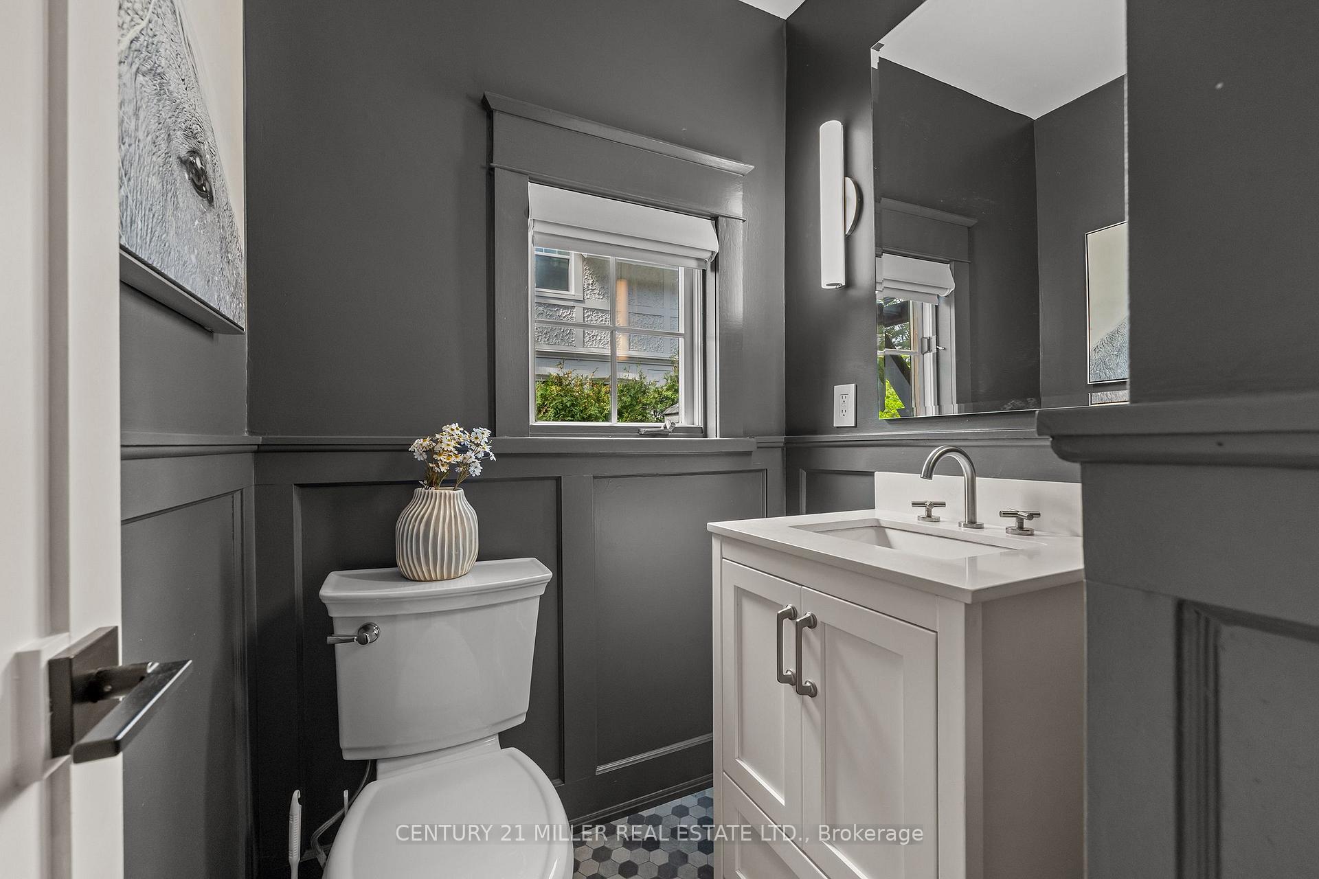 Photo 35 of 139 Allan Street, Oakville, Old Oakville — HOMEH