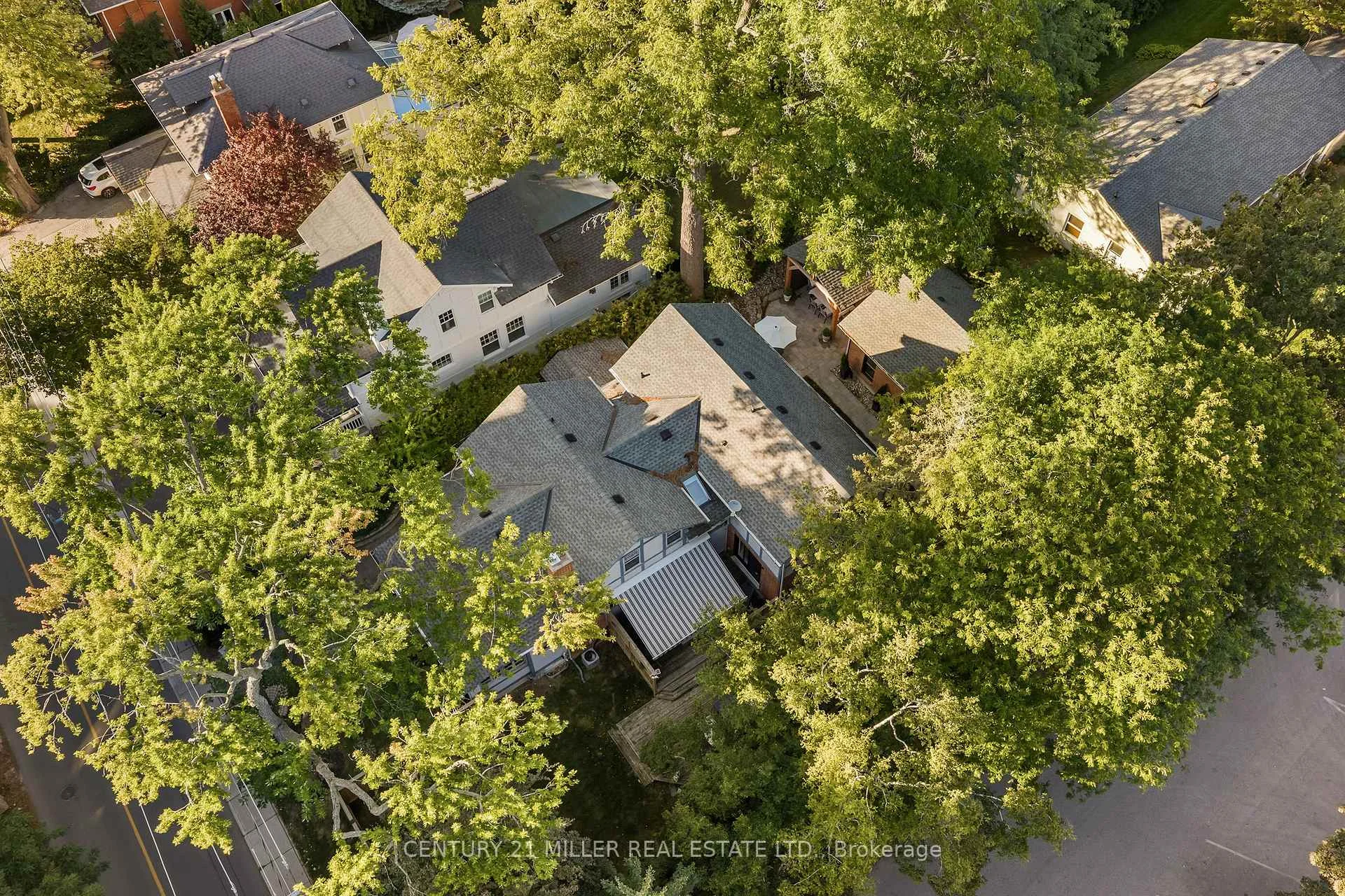 Photo 8 of 139 Allan Street, Oakville, Old Oakville — HOMEH