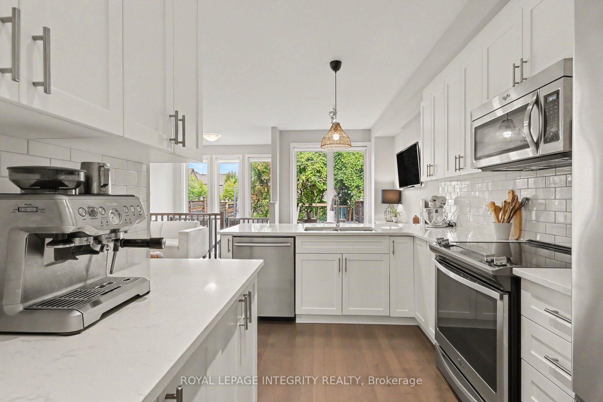 Photo 10 of 286 Fergus Crescent, Ottawa, Barrhaven - Cedargrove/Fraserdale — HOMEH