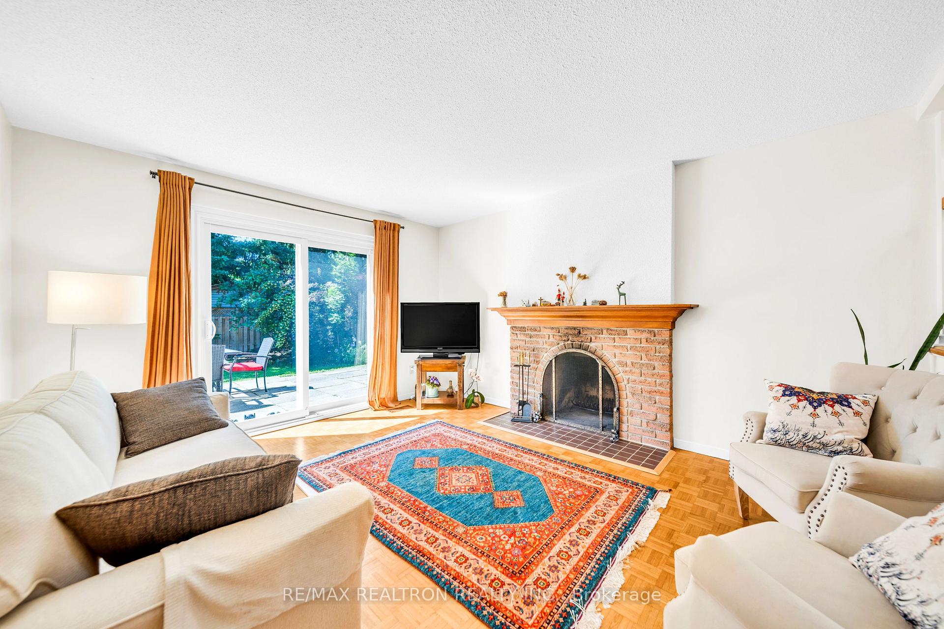 Photo 11 of 199 Weldrick Road W, Richmond Hill, North Richvale — HOMEH