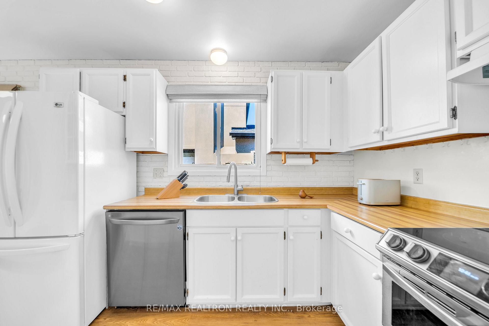 Photo 14 of 199 Weldrick Road W, Richmond Hill, North Richvale — HOMEH