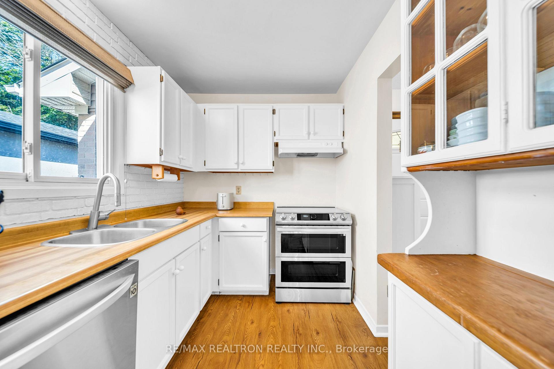 Photo 15 of 199 Weldrick Road W, Richmond Hill, North Richvale — HOMEH