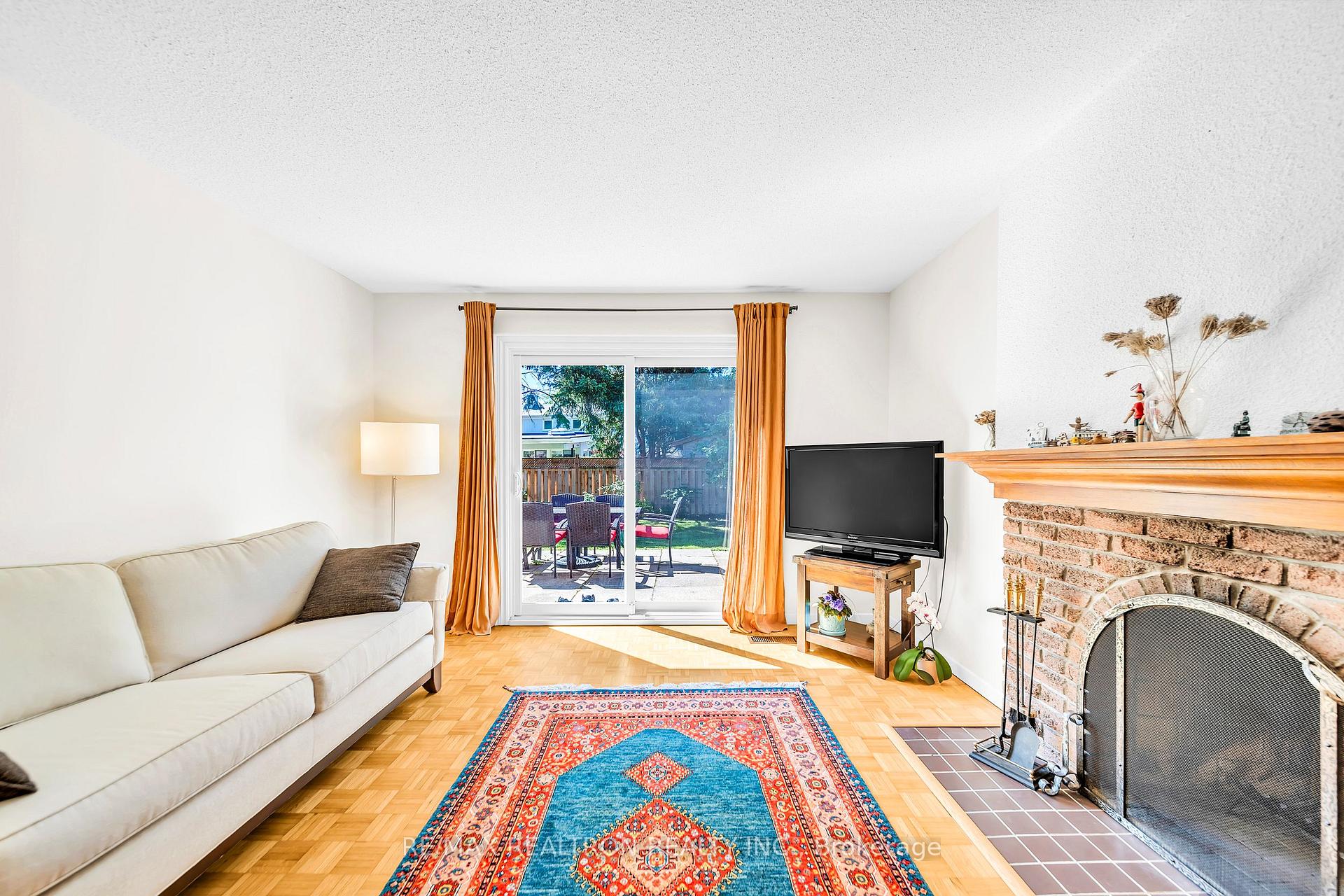 Photo 18 of 199 Weldrick Road W, Richmond Hill, North Richvale — HOMEH