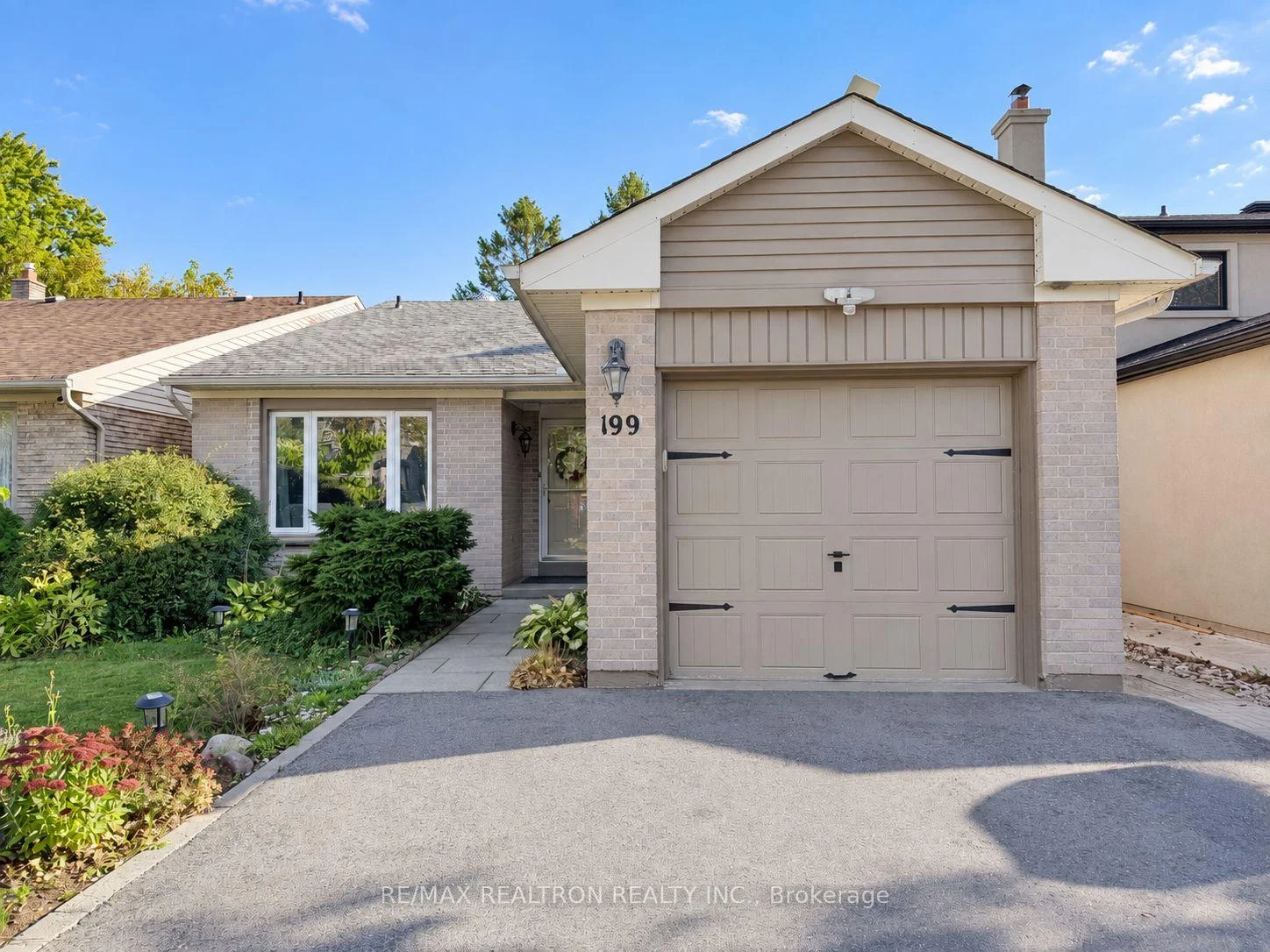 Photo 3 of 199 Weldrick Road W, Richmond Hill, North Richvale — HOMEH