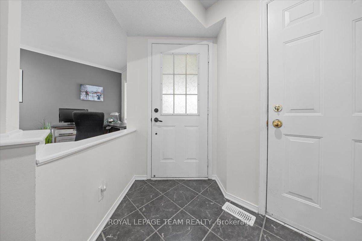 Photo 4 of 115 Fairlop Way, Ottawa, Barrhaven - Longfields — HOMEH