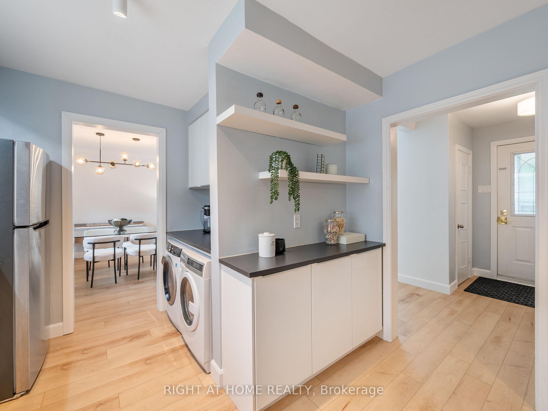 Photo 12 of 2 Leavenworth Crescent, Etobicoke, Markland Wood — HOMEH