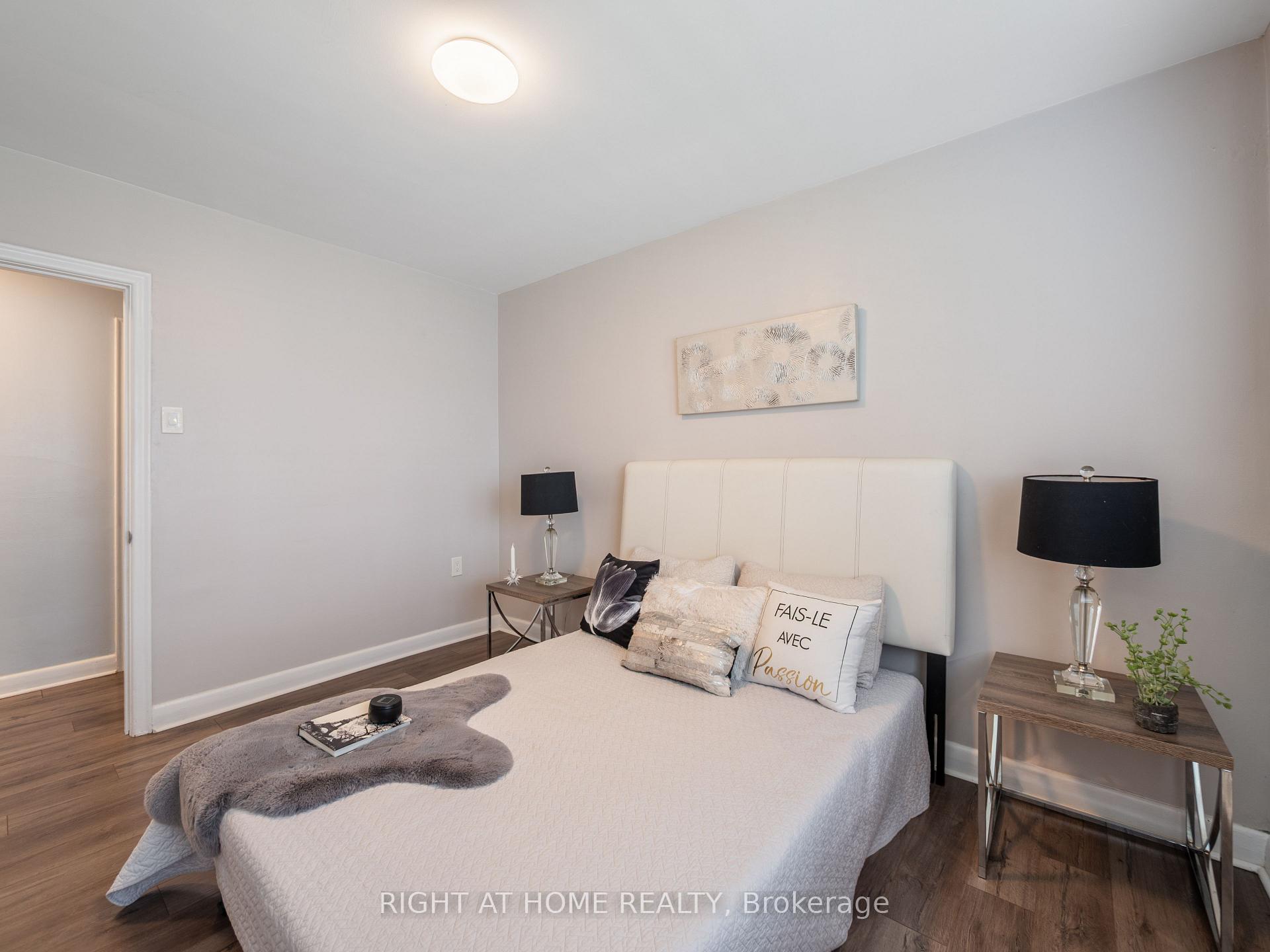 Photo 17 of 2 Leavenworth Crescent, Etobicoke, Markland Wood — HOMEH