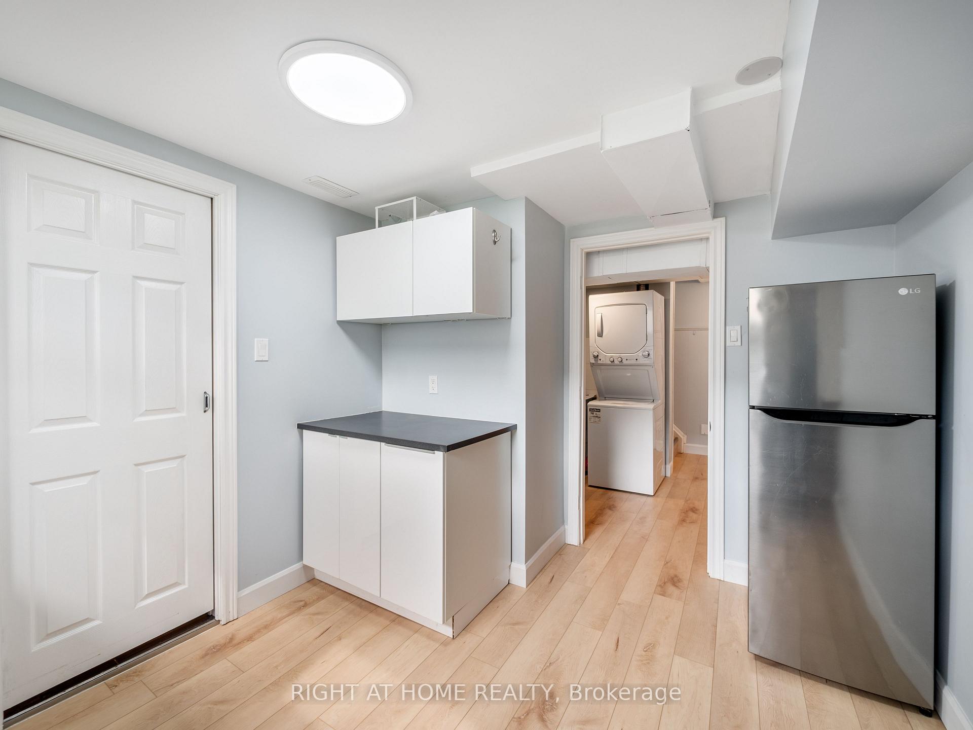 Photo 26 of 2 Leavenworth Crescent, Etobicoke, Markland Wood — HOMEH