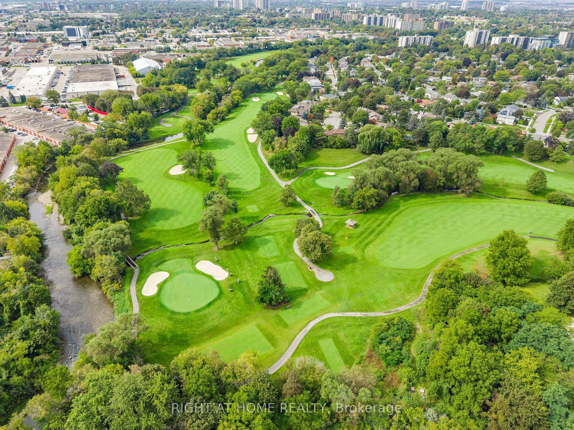 Photo 34 of 2 Leavenworth Crescent, Etobicoke, Markland Wood — HOMEH