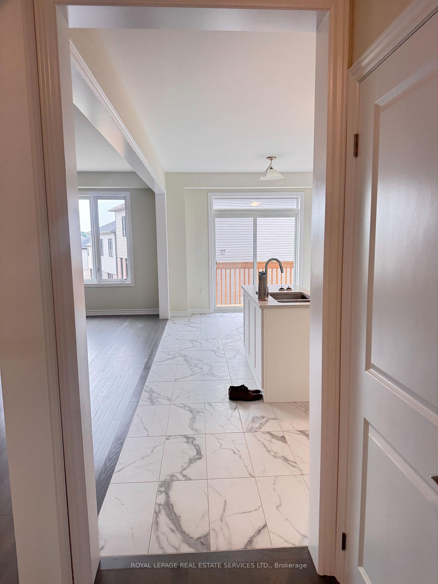 Photo 10 of 46 Postill Street, Brant, Paris — HOMEH